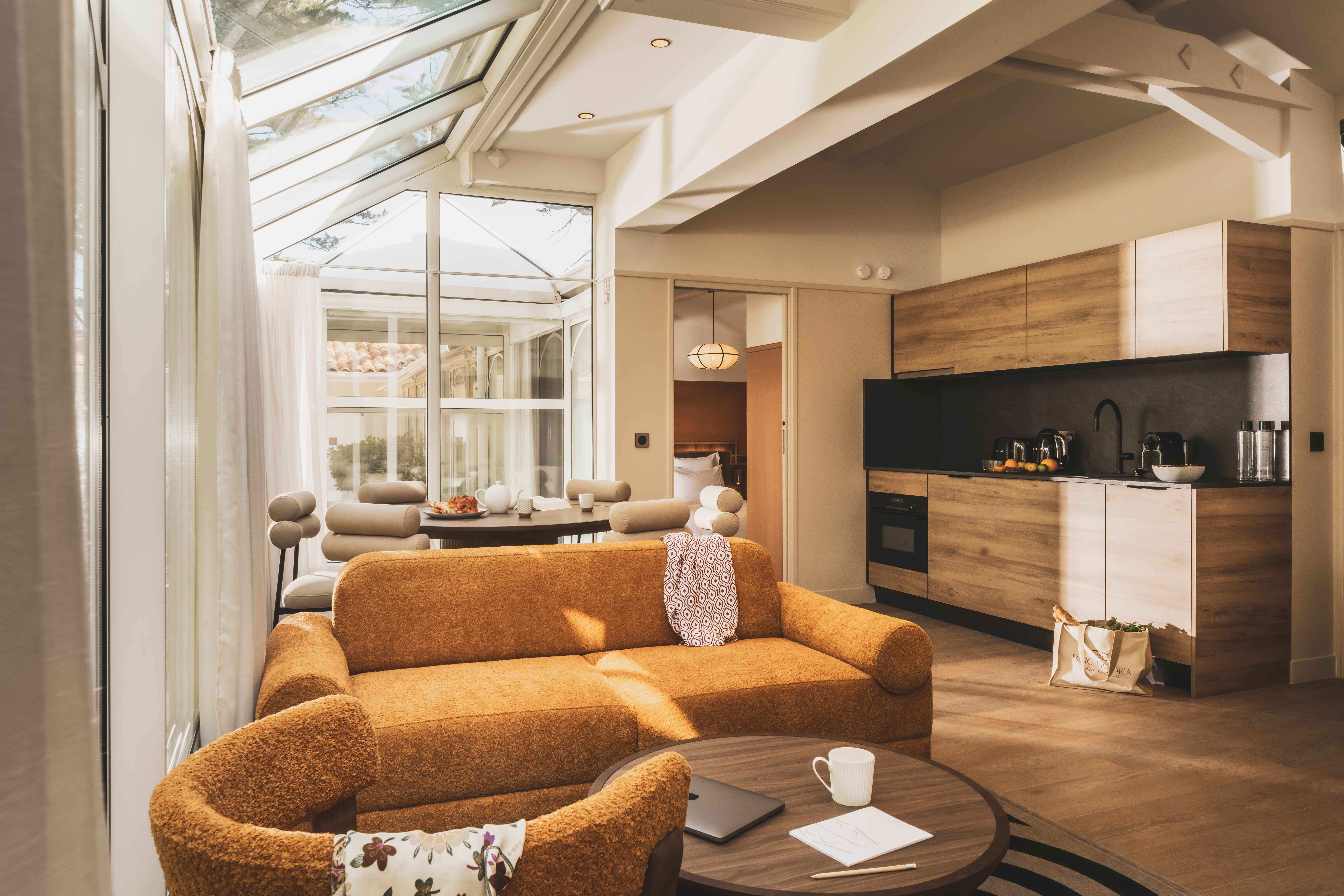 image Comfortable and full of light, this inviting lounge is ideal for relaxing after a day by the ocean.