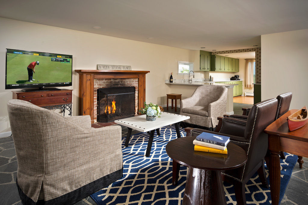image Relax in the lovely living area.