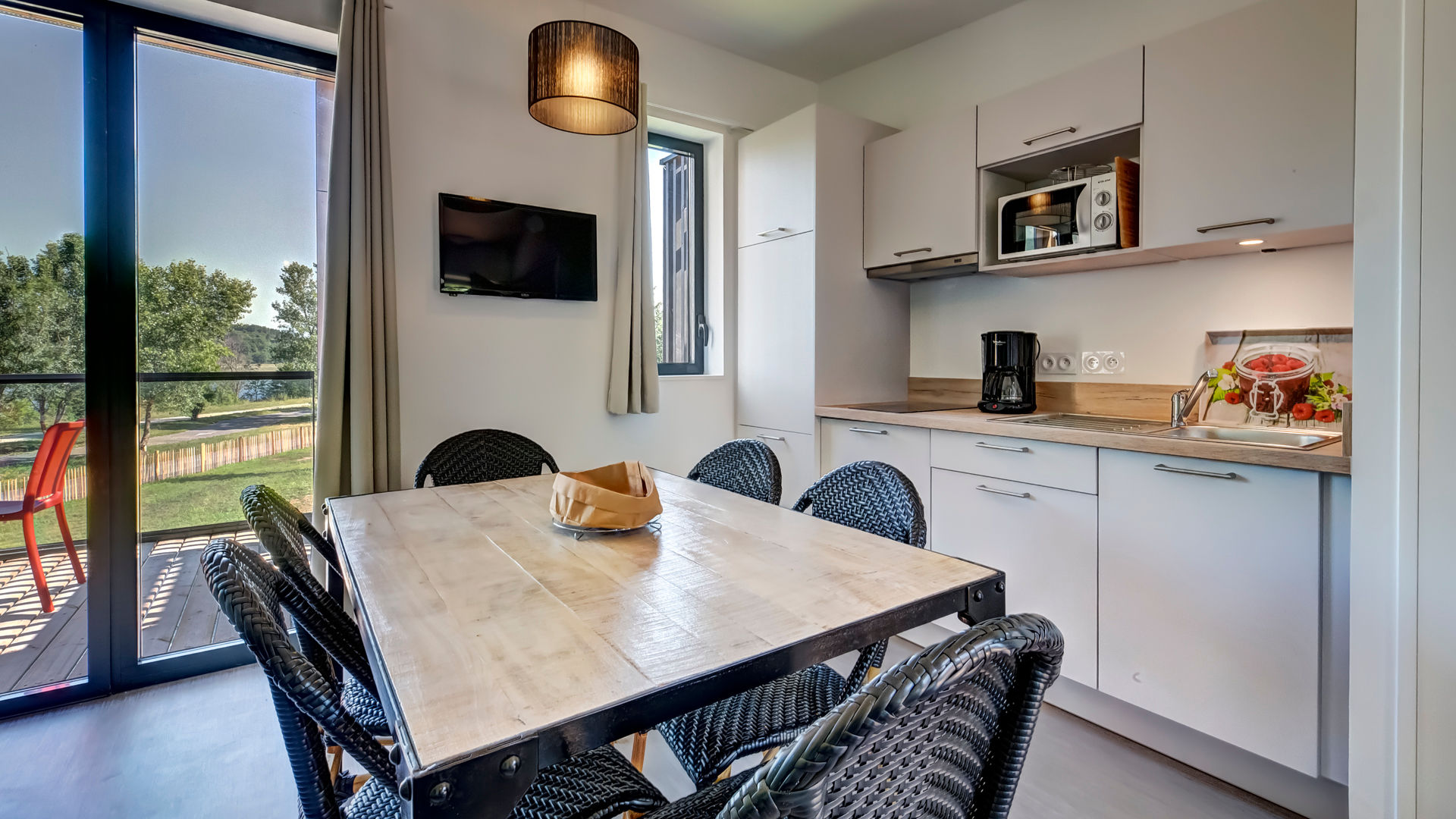 image Fully equipped kitchen with hob, microwave/grill, dishwasher, and a Senseo coffee machine to start your Savoie mornings right