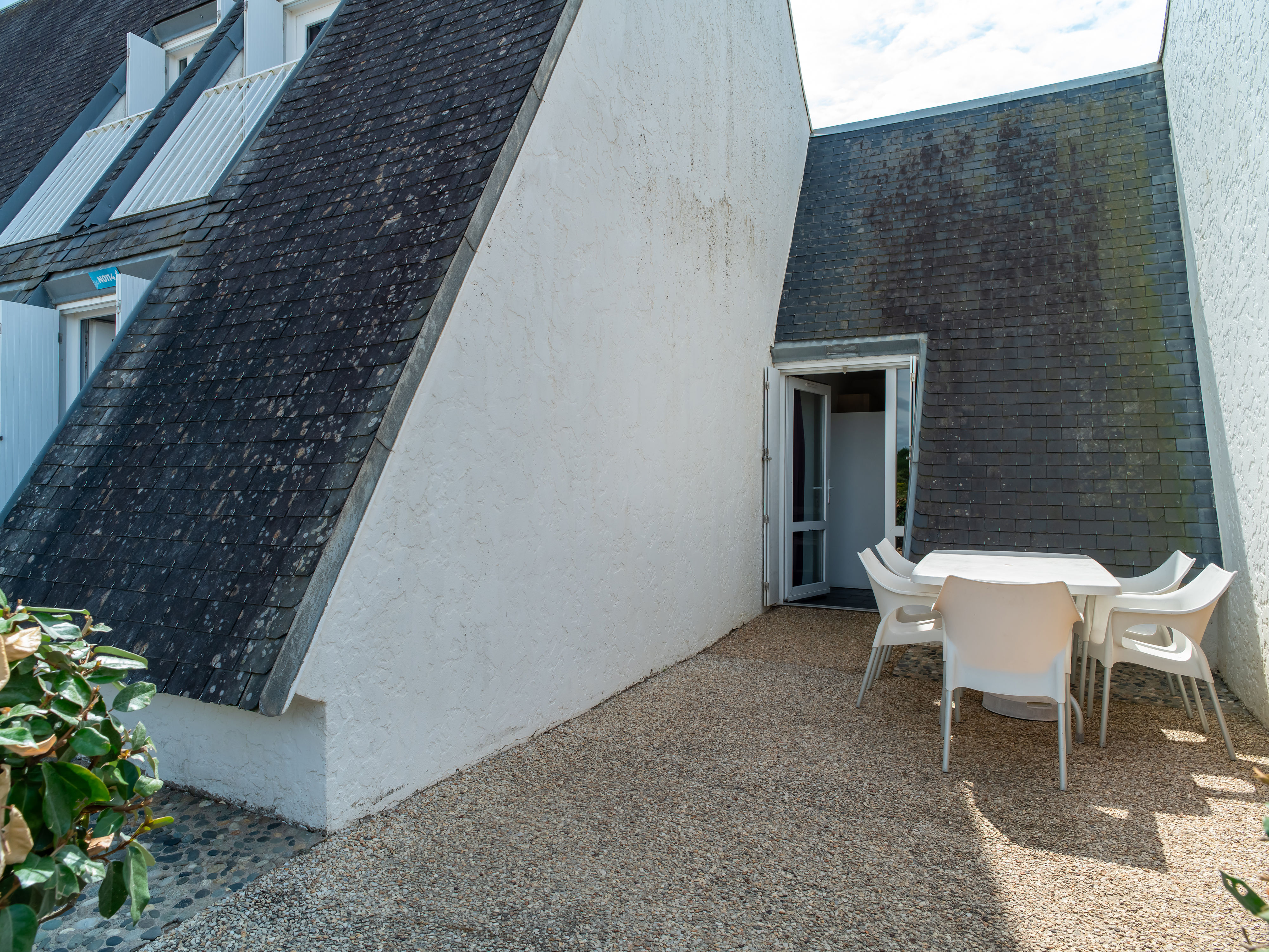 image Morning coffee on the private furnished terrace, 200m from La Falaise beach