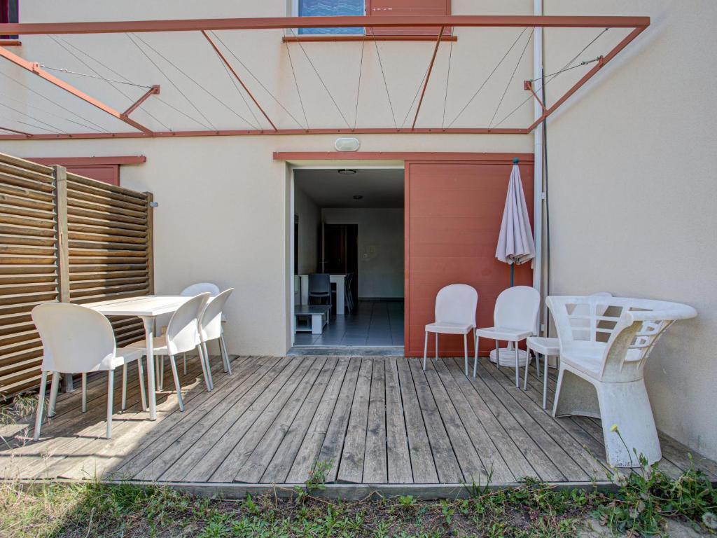 image Step out to the furnished private terrace for al fresco dinners and evening drinks