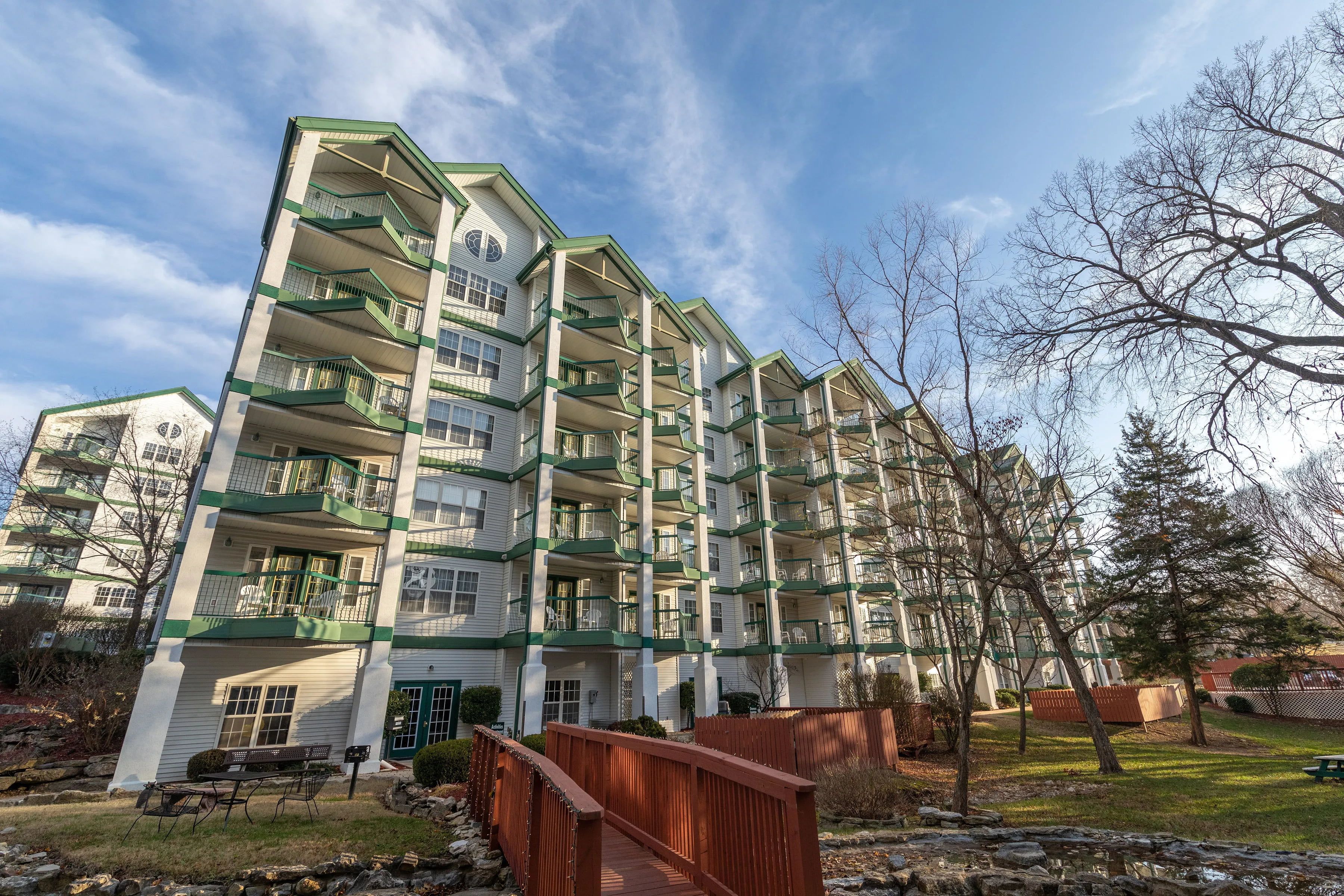 image Exterior view of the resort showcasing multiple floors and balconies.