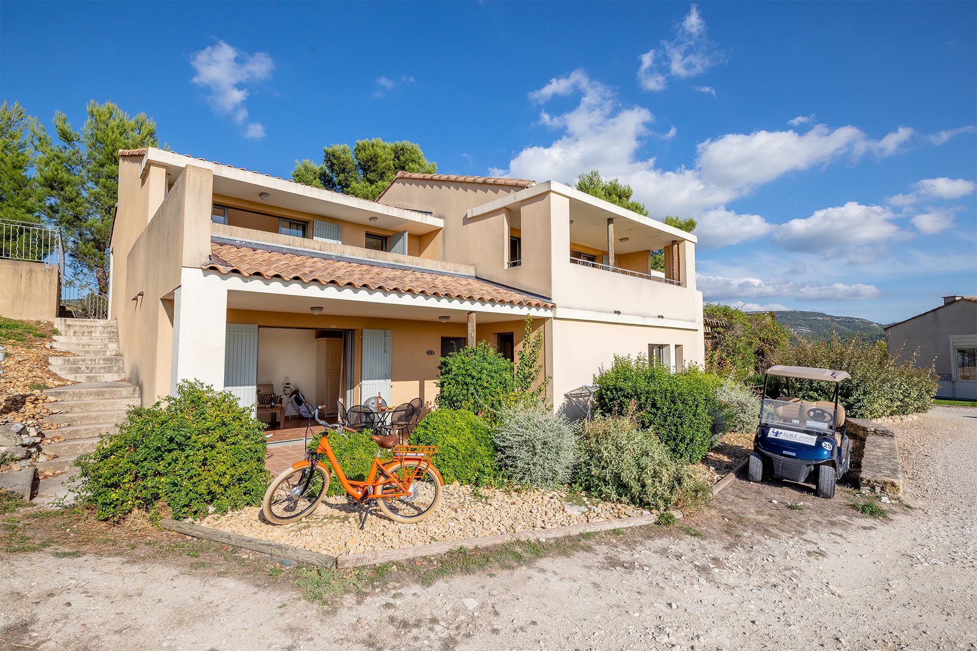 image Explore the Luberon by bike — the residence and the surrounding countryside are made for it.