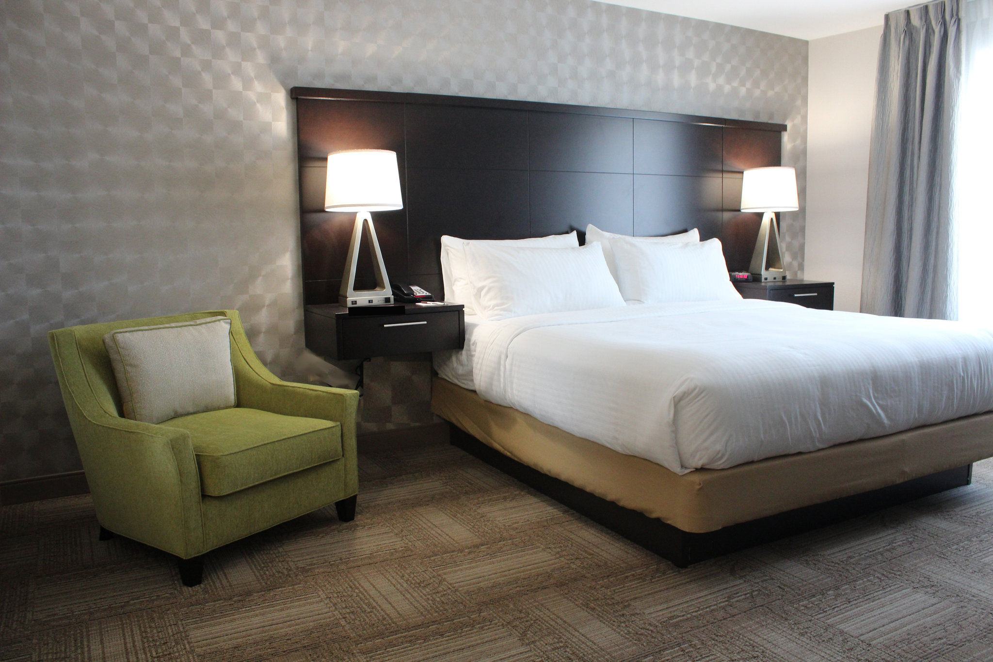 image Spacious suite with free Wi-Fi.