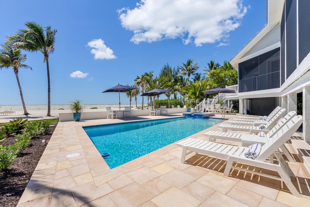 image The backyard features a private pool for soaking up the Florida sun.