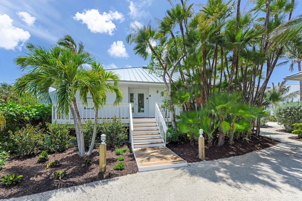 image The backyard and exterior offer outdoor space to enjoy.