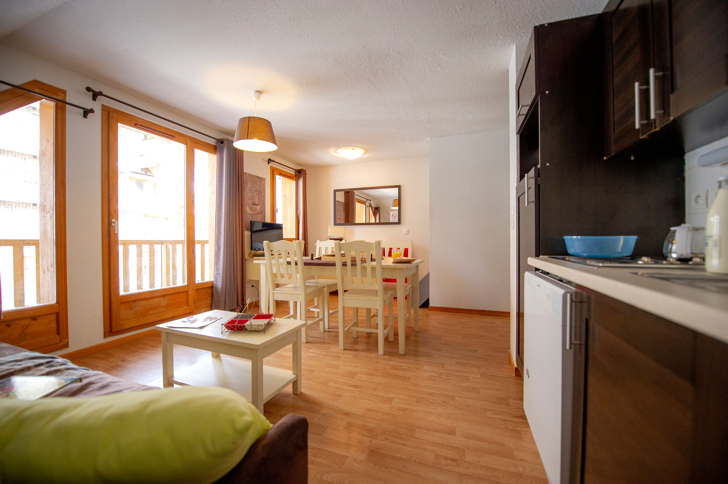 image The living area flows straight into the kitchenette.