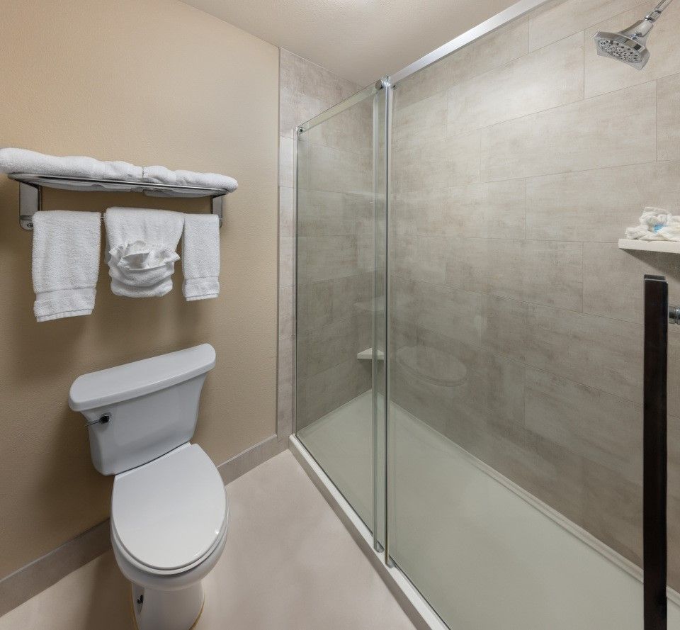 image Shower with glass door and towels