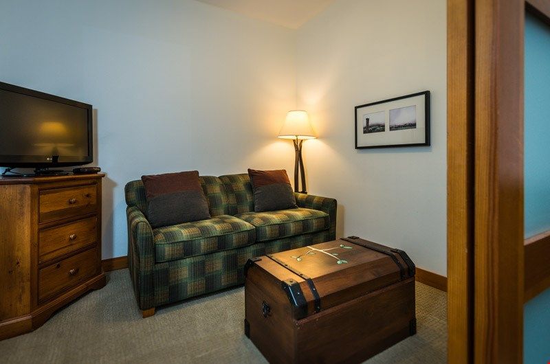 image Get some R&R in the comfy den.