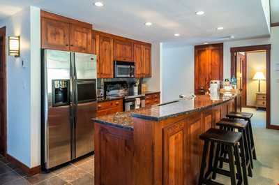 Take a seat at the breakfast bar or cook up a storm in the kitchen.