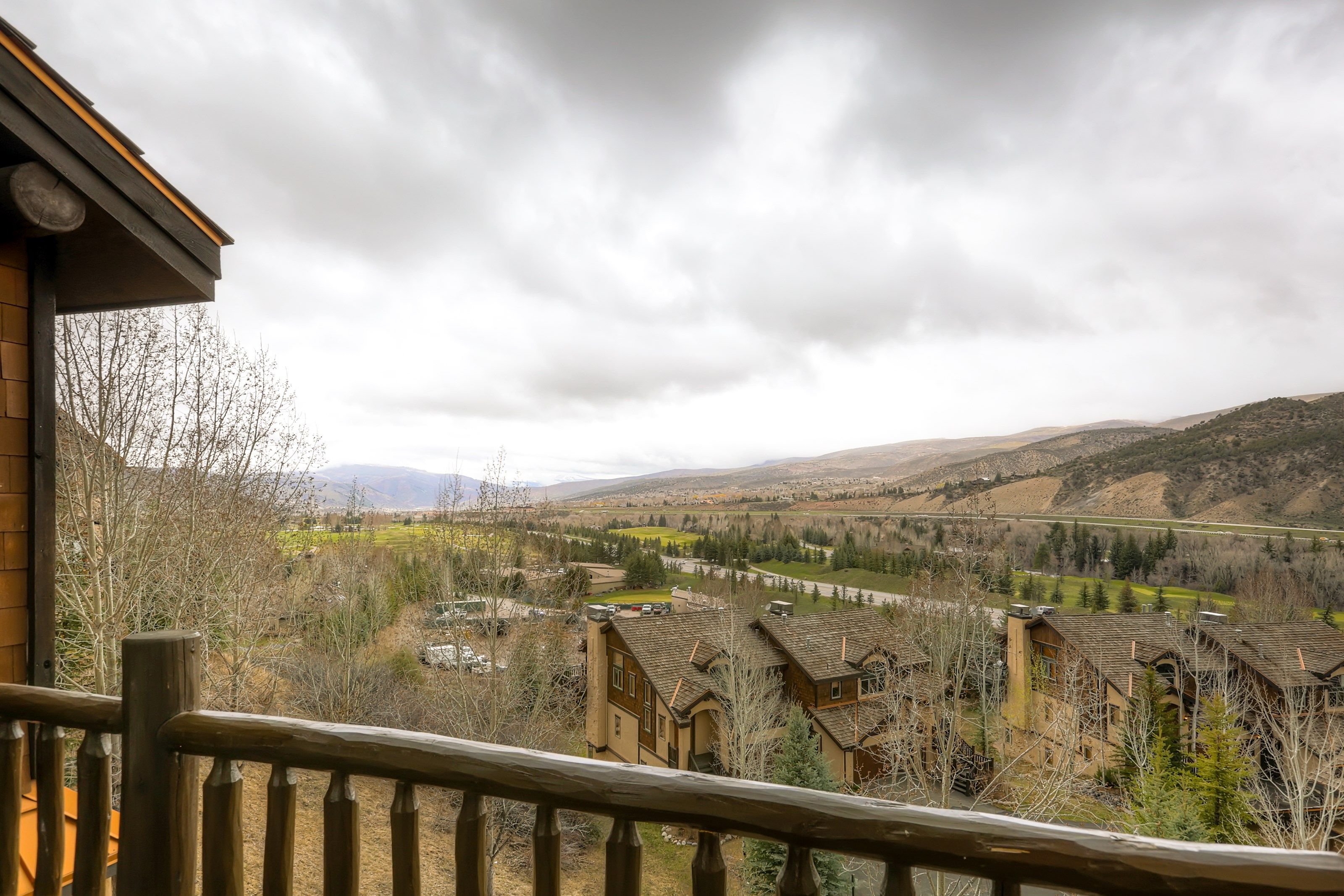 image Breathe the fresh mountain air from your balcony!