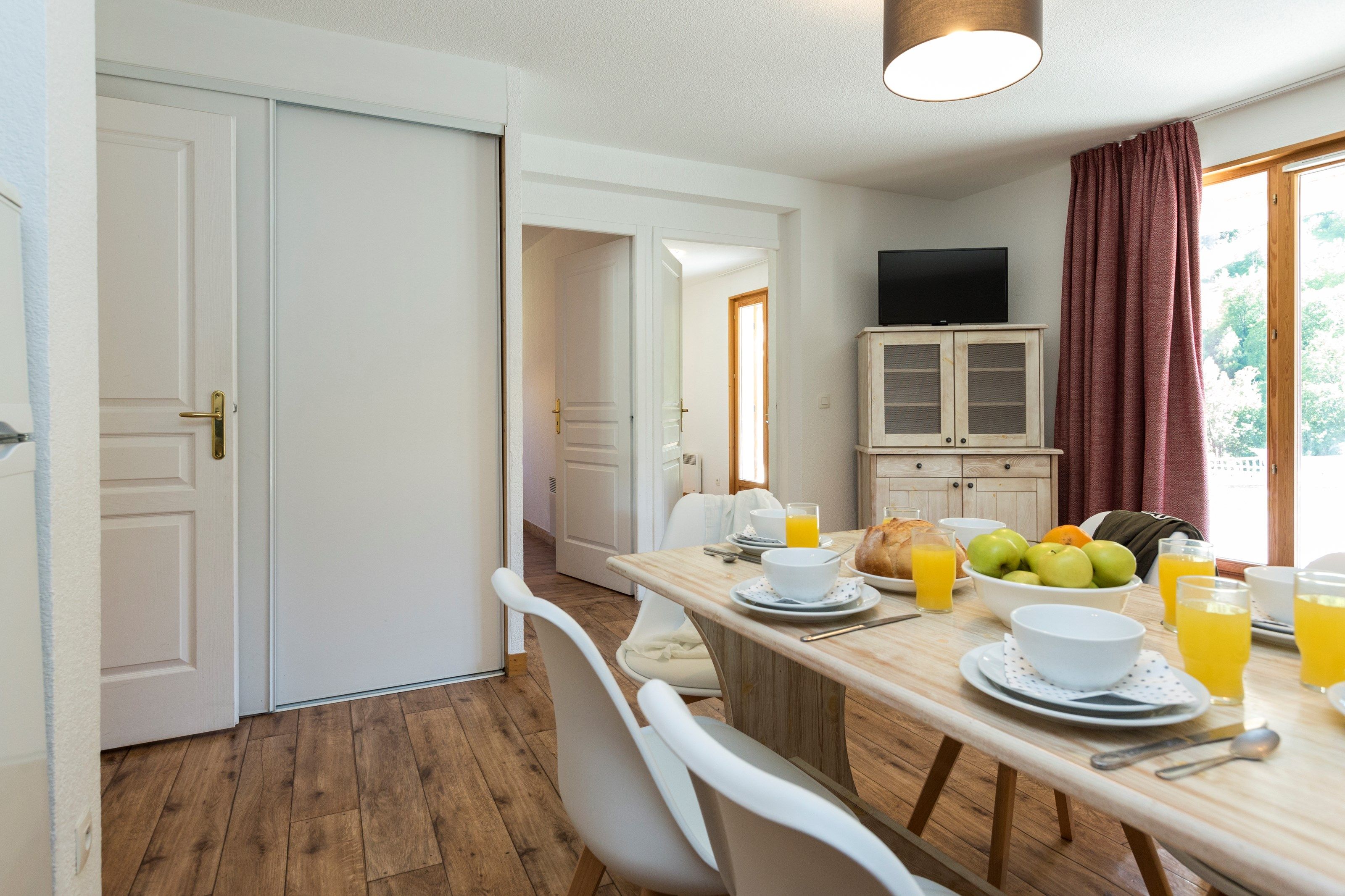 image Enjoy a breakfast with family at the dining table.