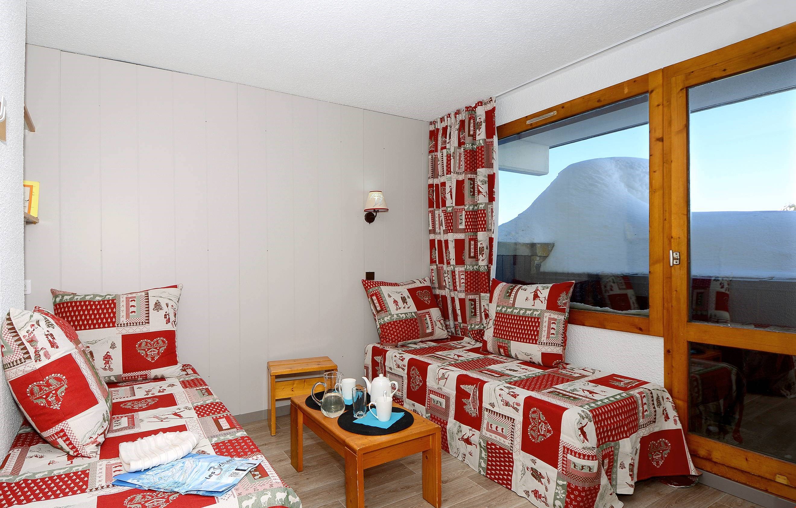 image There are 2 Single beds or Bunks in the bedroom.