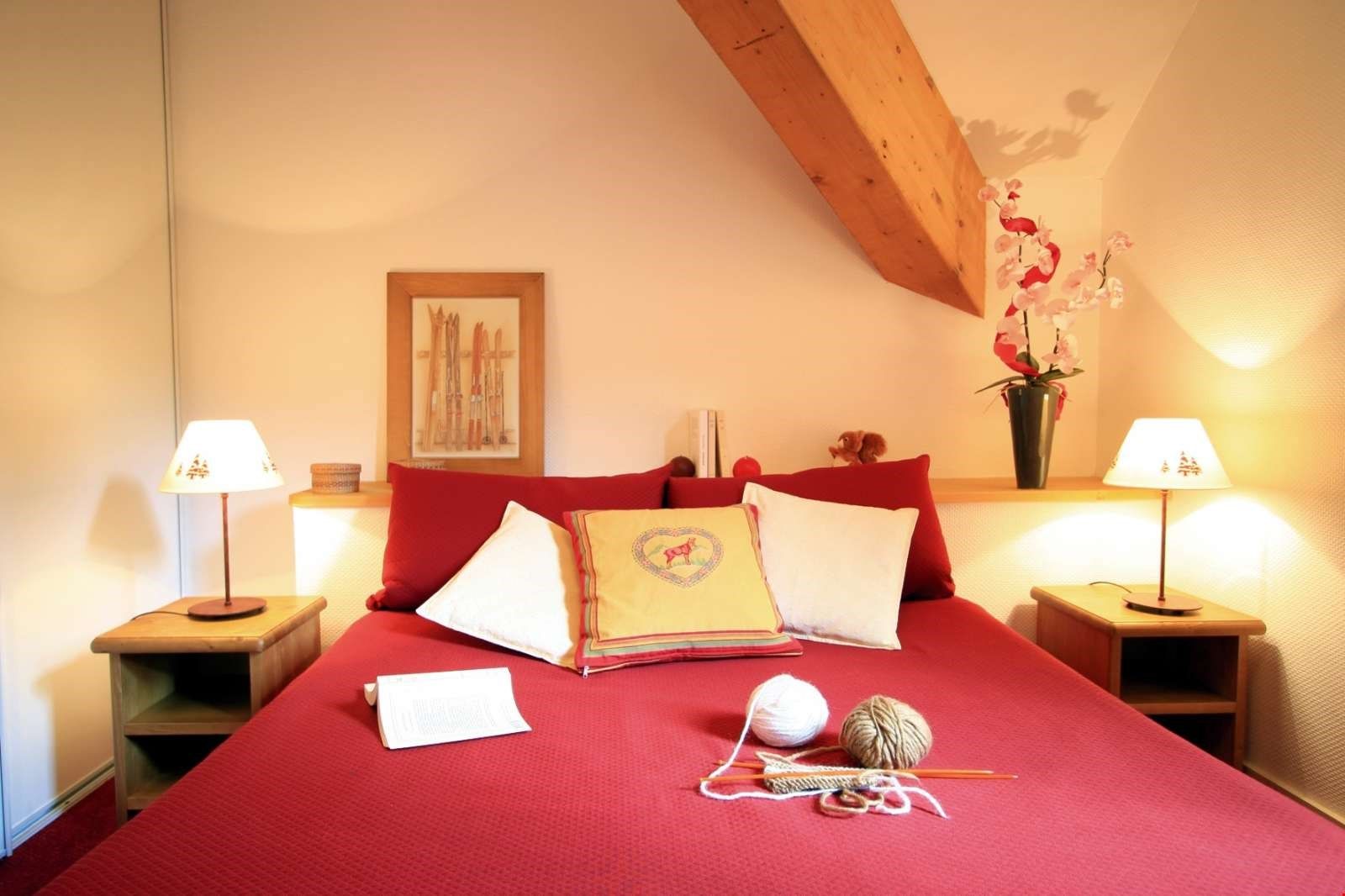 image The two bedrooms may feature a variety of bedding configurations - let us know what you prefer!