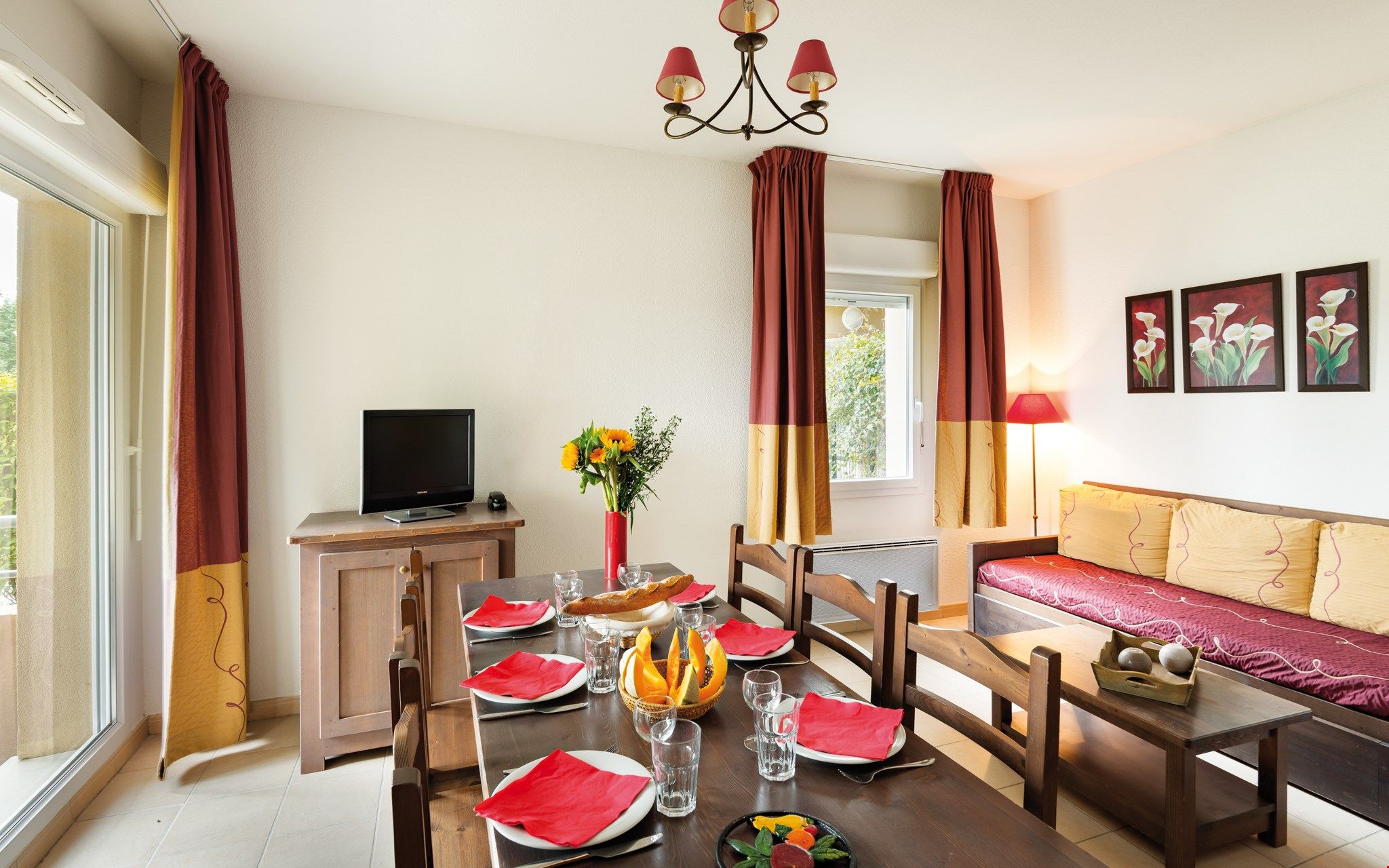 image Welcome to your cozy and bright apartment near Bergerac!