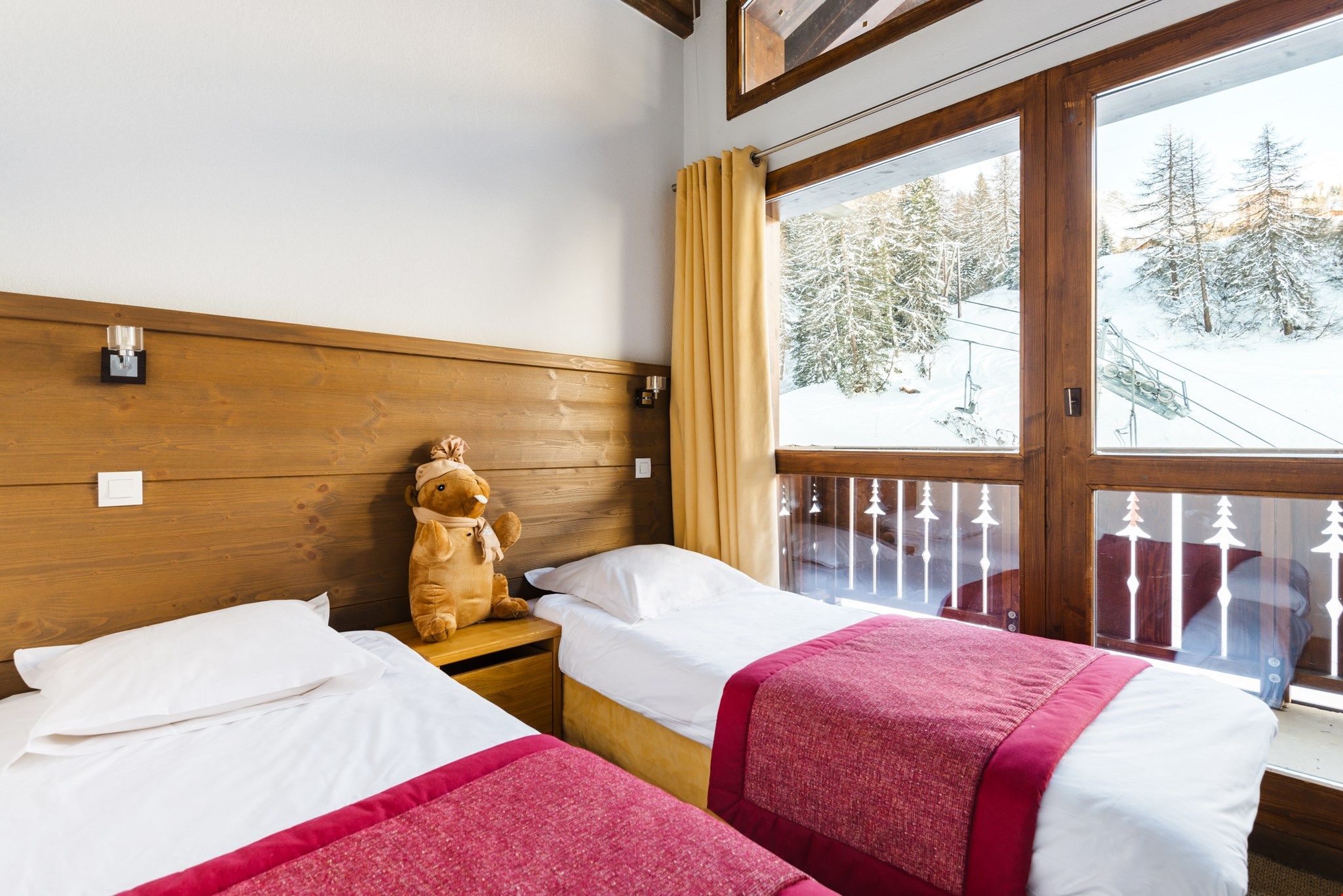 image The luxurious master bedroom sleeps 2 (please specify any bedding preferences with us), while the living room contains a double sofa bed.