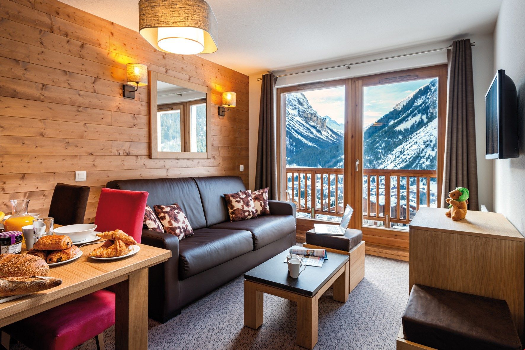 image Our lovely studio is your perfect mountain escape, featuring a Double sofa bed, a kitchenette and a balcony or terrace.