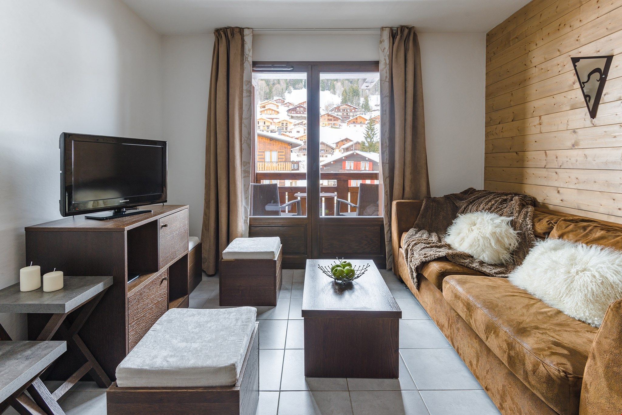 image The sofa bed sleeps up to 2 guests.