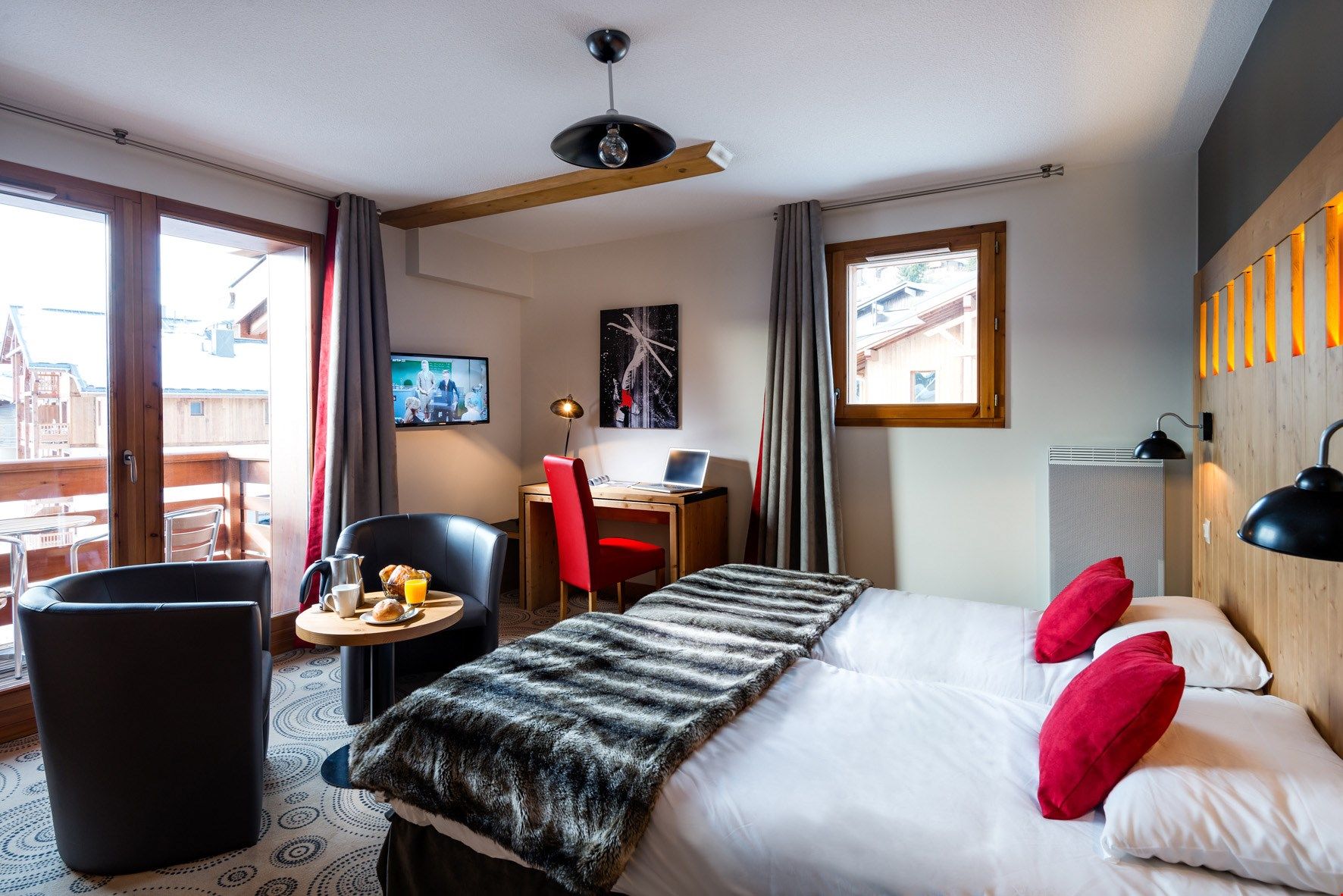 image Sink into the comfortable bedding in our studio!