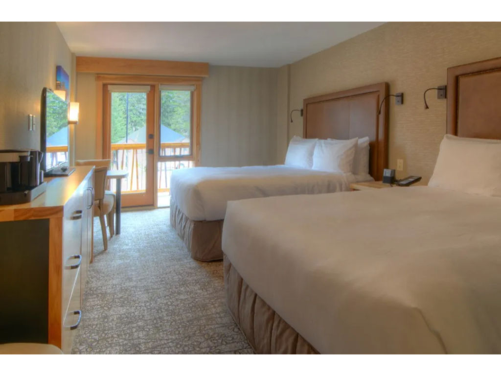 image Enjoy the 2 queen beds.