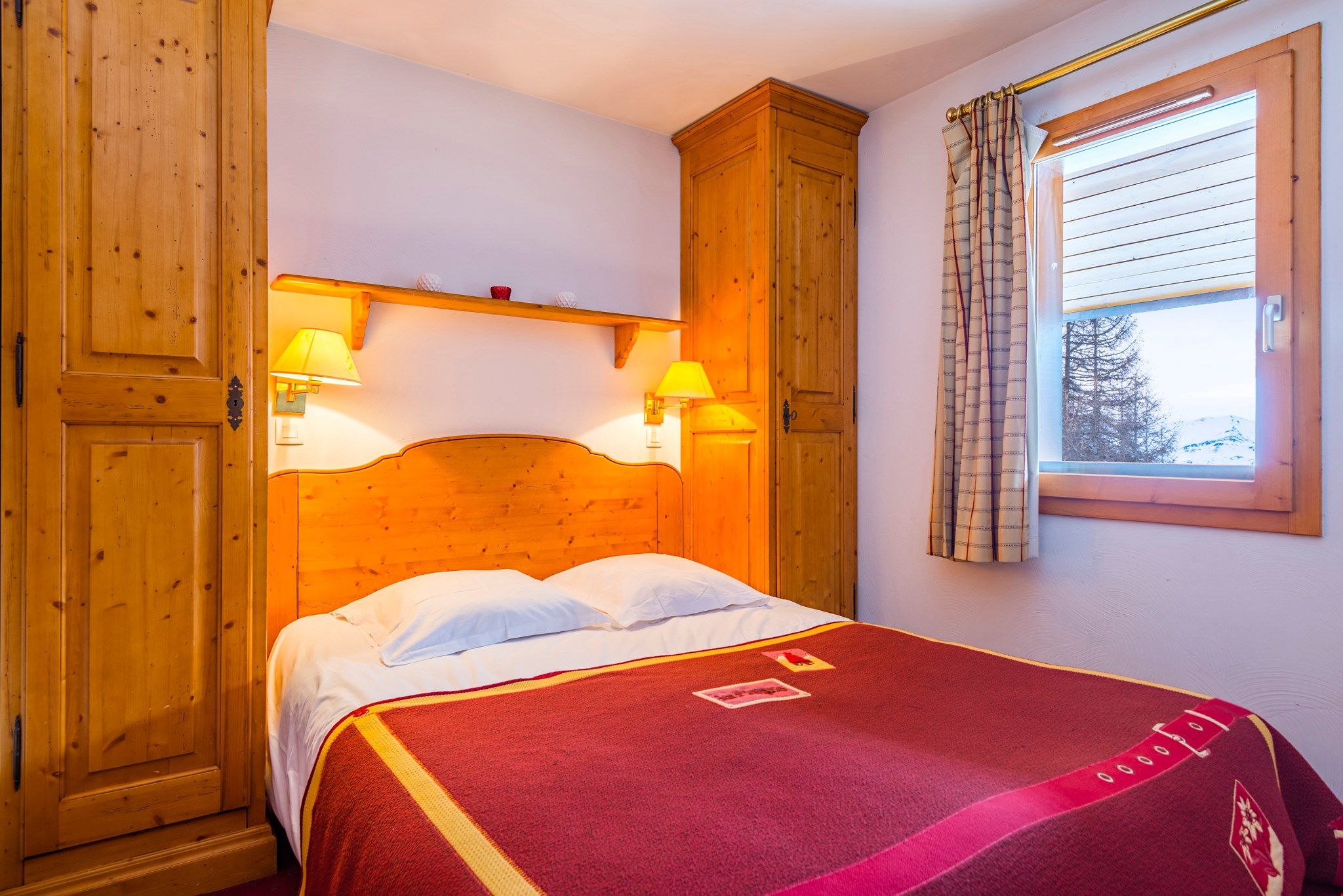 image The bedroom may feature a variety of bedding options - please specify your preferences with our team!