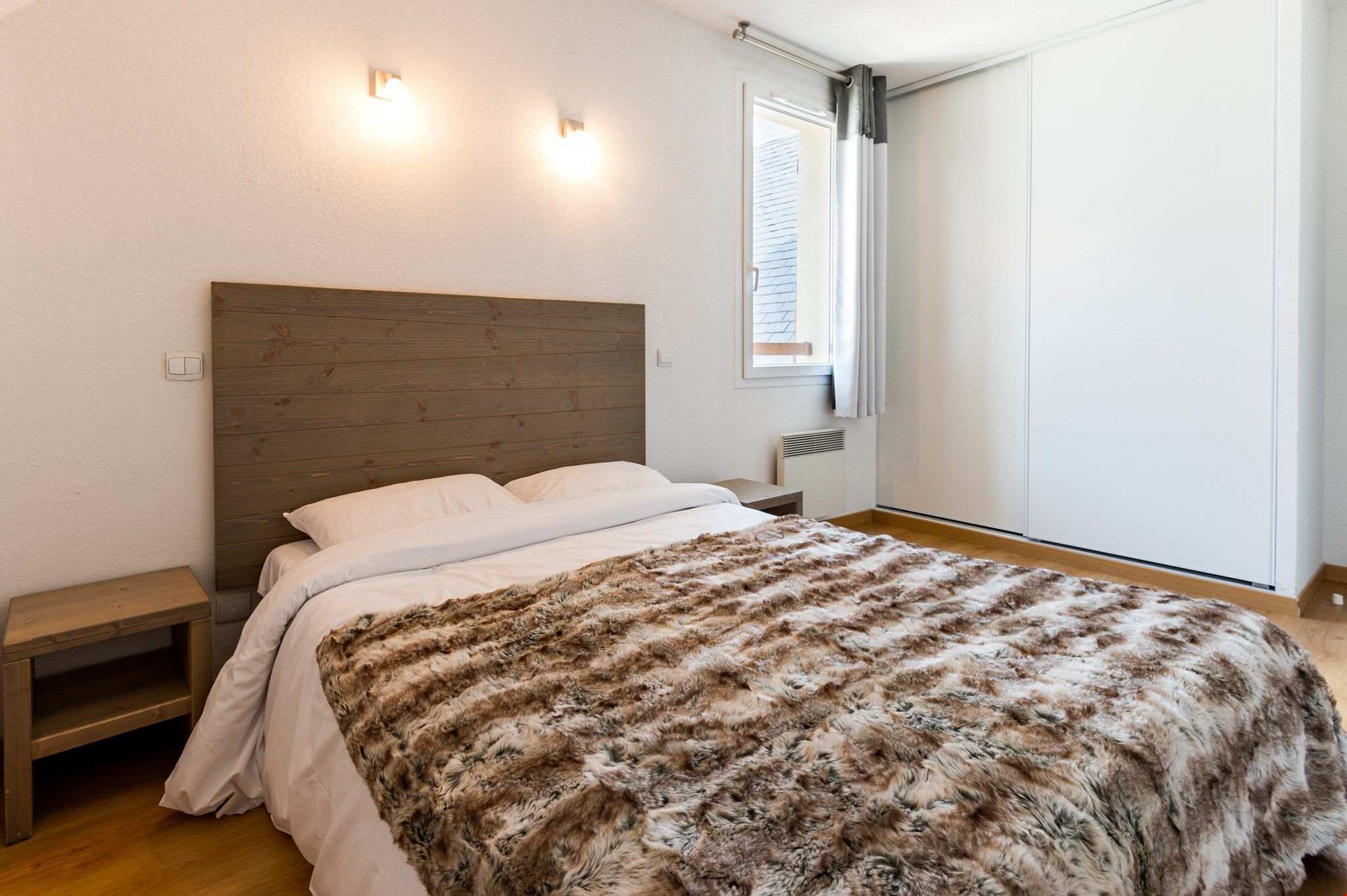 image Get a good night's rest in the bedroom with a Double bed.