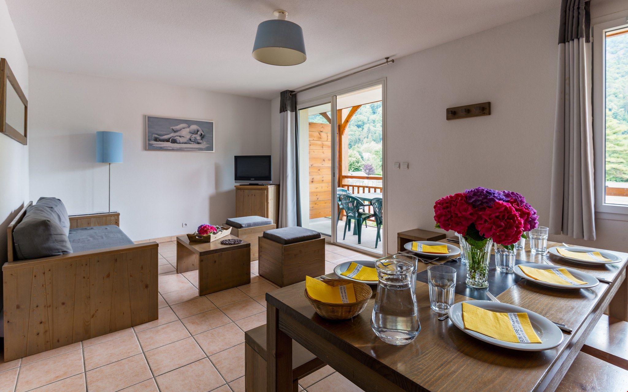 image Enjoy meals together at the dining room table.