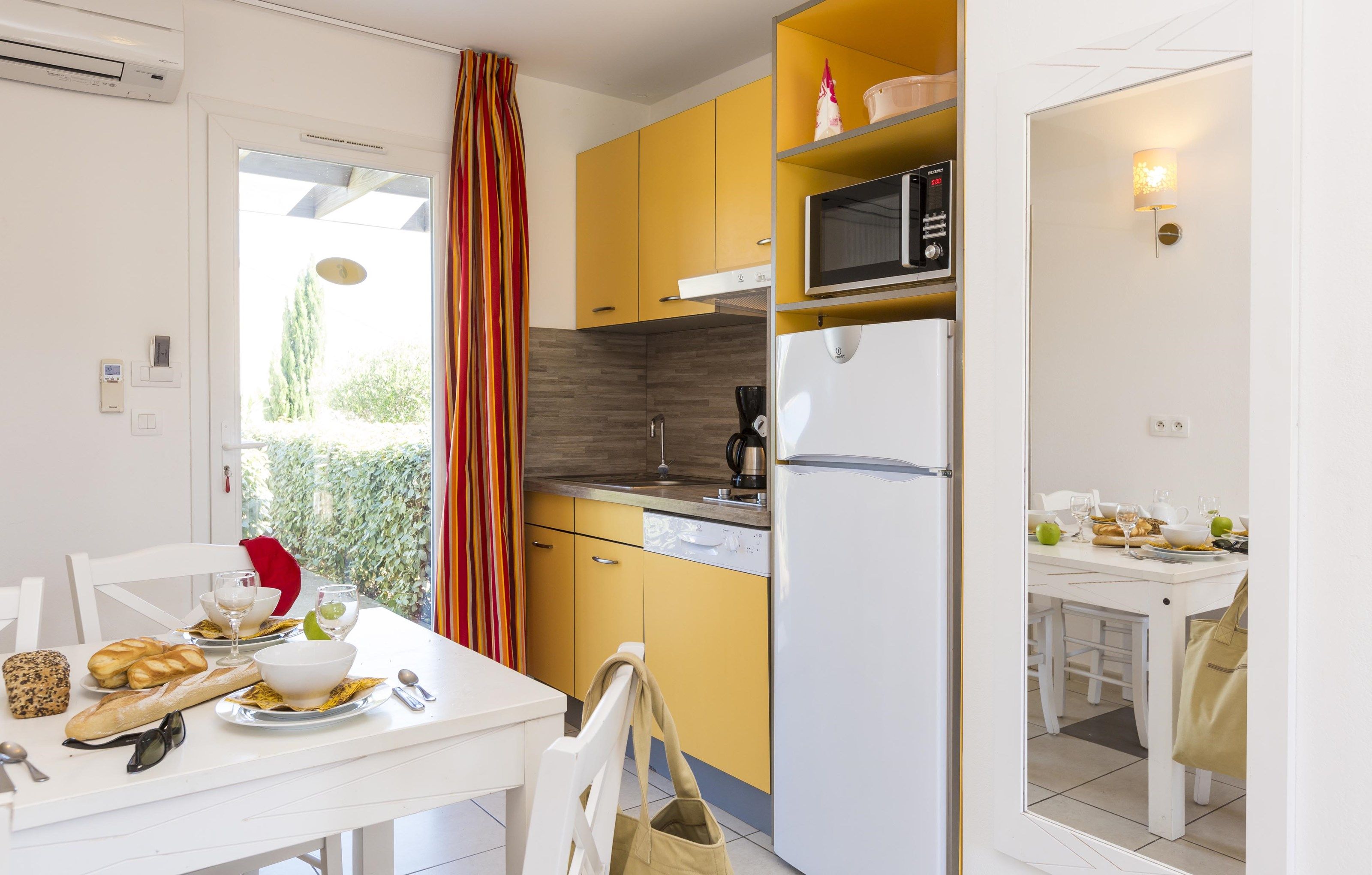 image Prepare a small meal in your kitchenette.