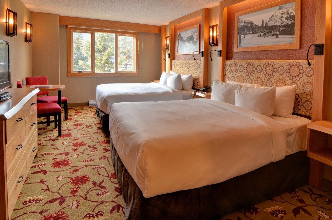 image Welcome to your deluxe suite in Banff!