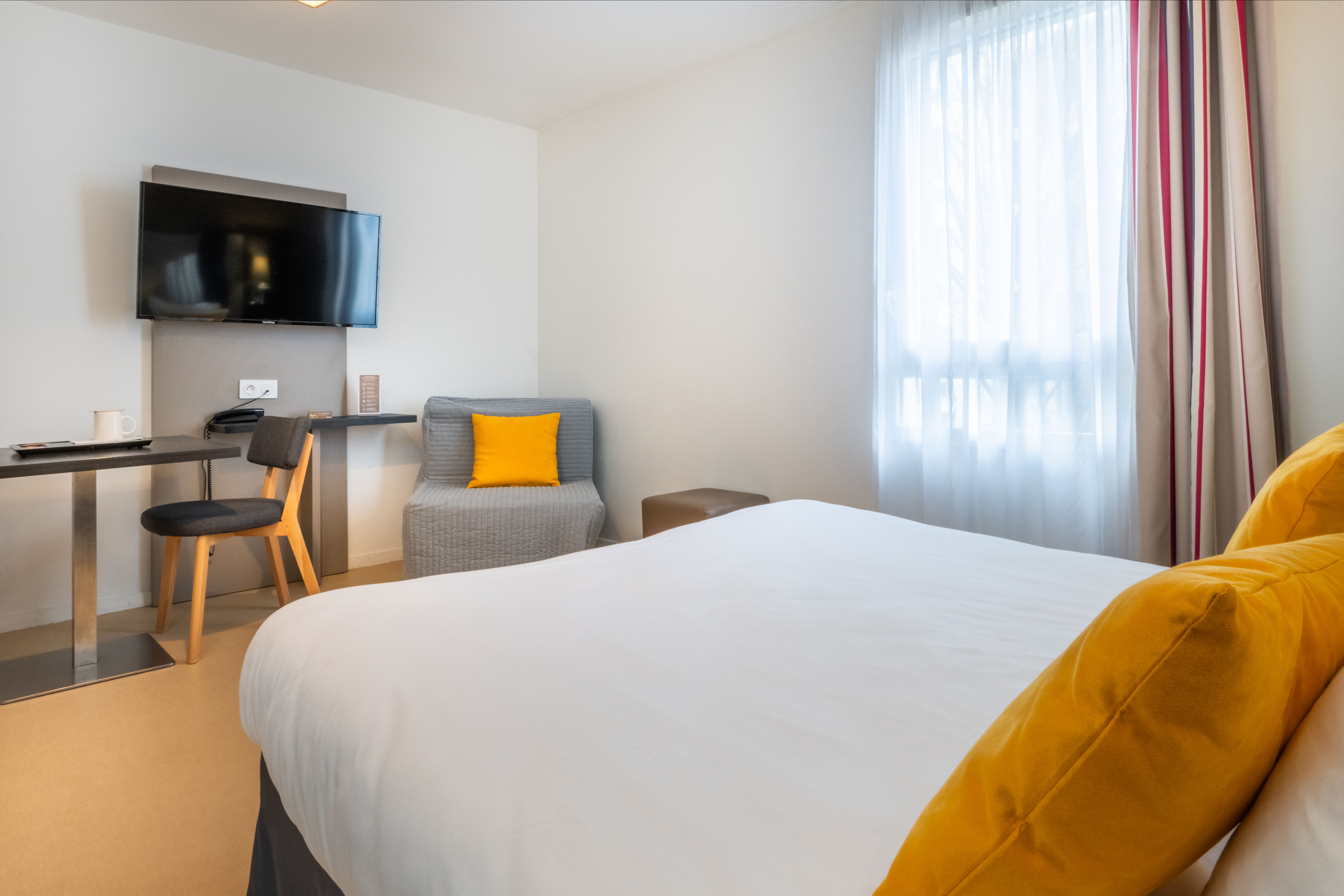 image Drift to sleep in the Double bed or Single sofa bed to accommodate up to 2 adults and 1 child.