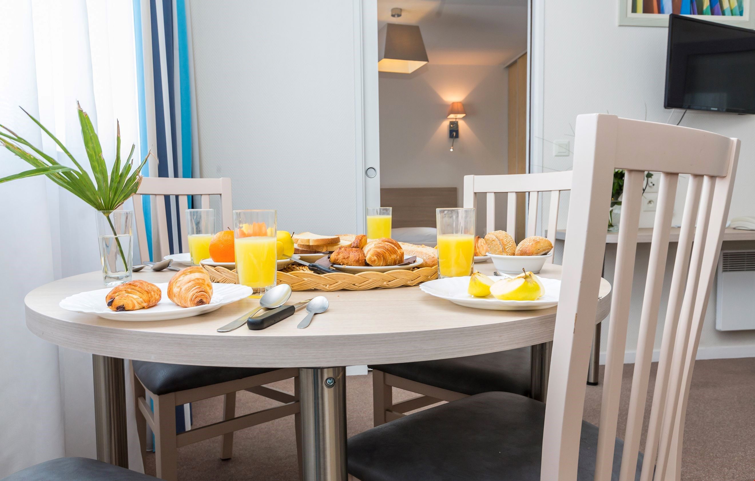 image Come and stay in our charming apartment in La Rochelle.