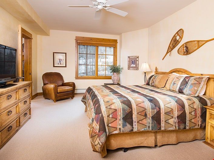 image Get a good night's sleep in the master bedroom.