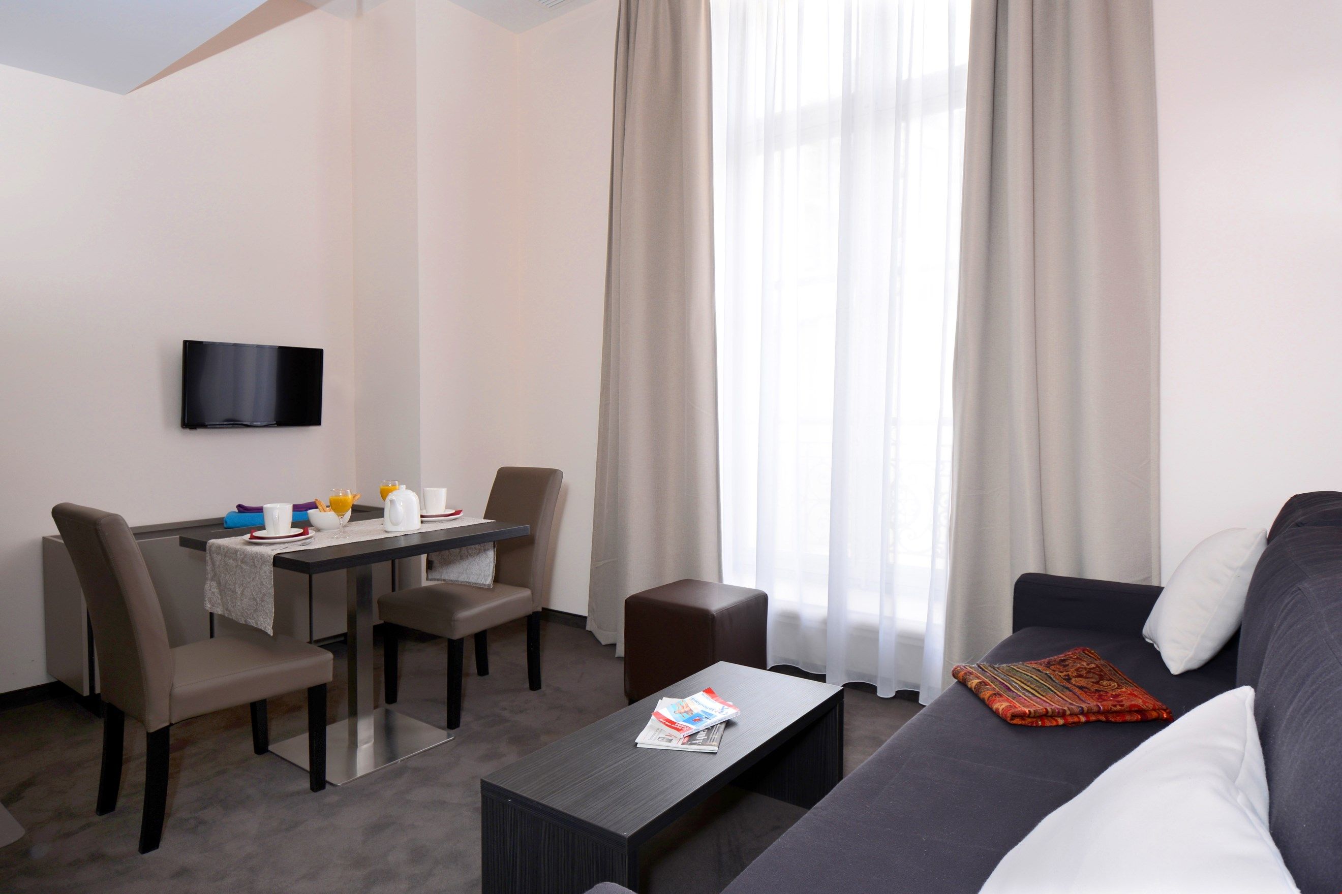 image Welcome to our cozy suite in Montpellier!