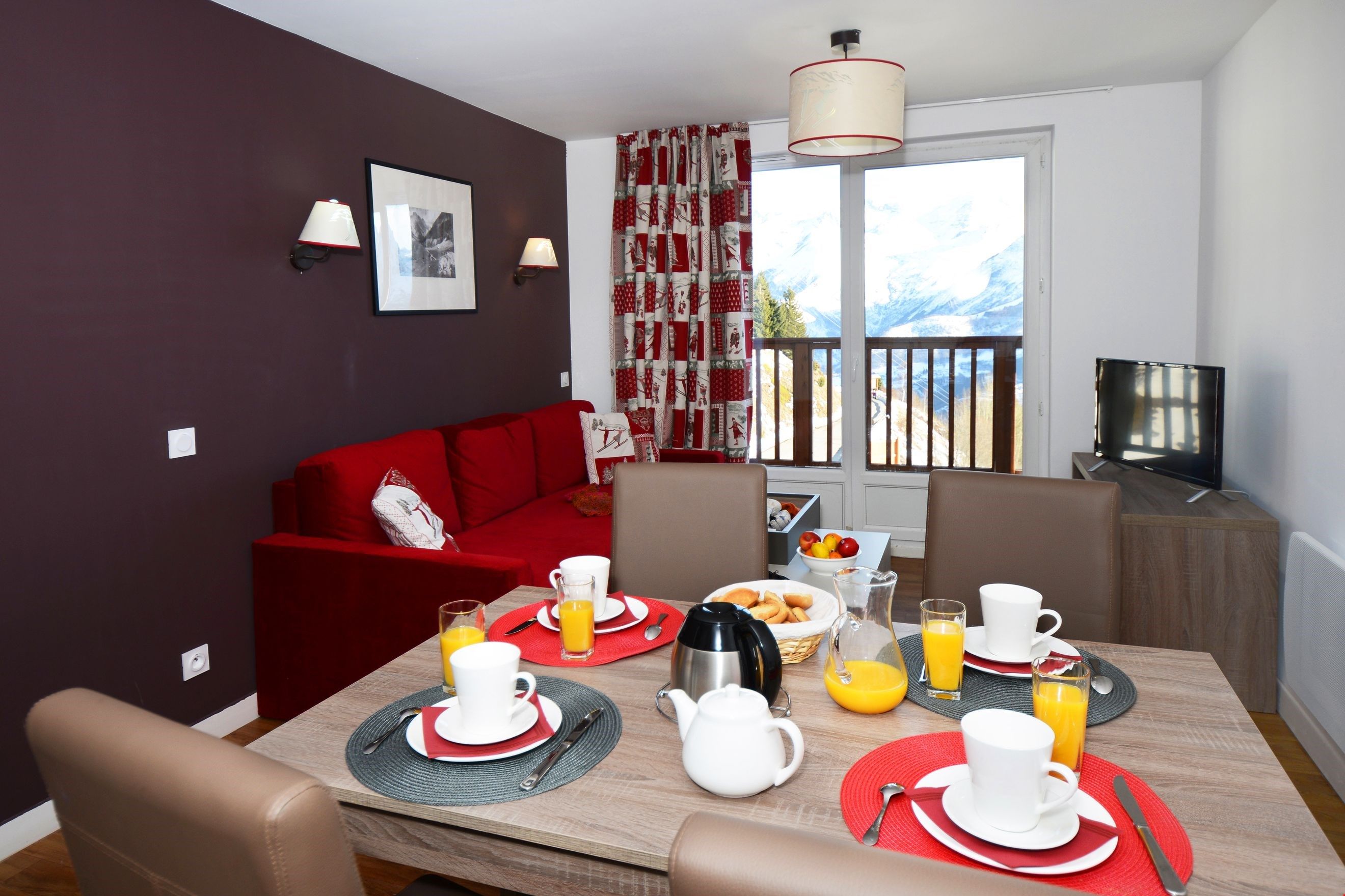 image The lovely open-concept living area provides a relaxing atmosphere for your stay.