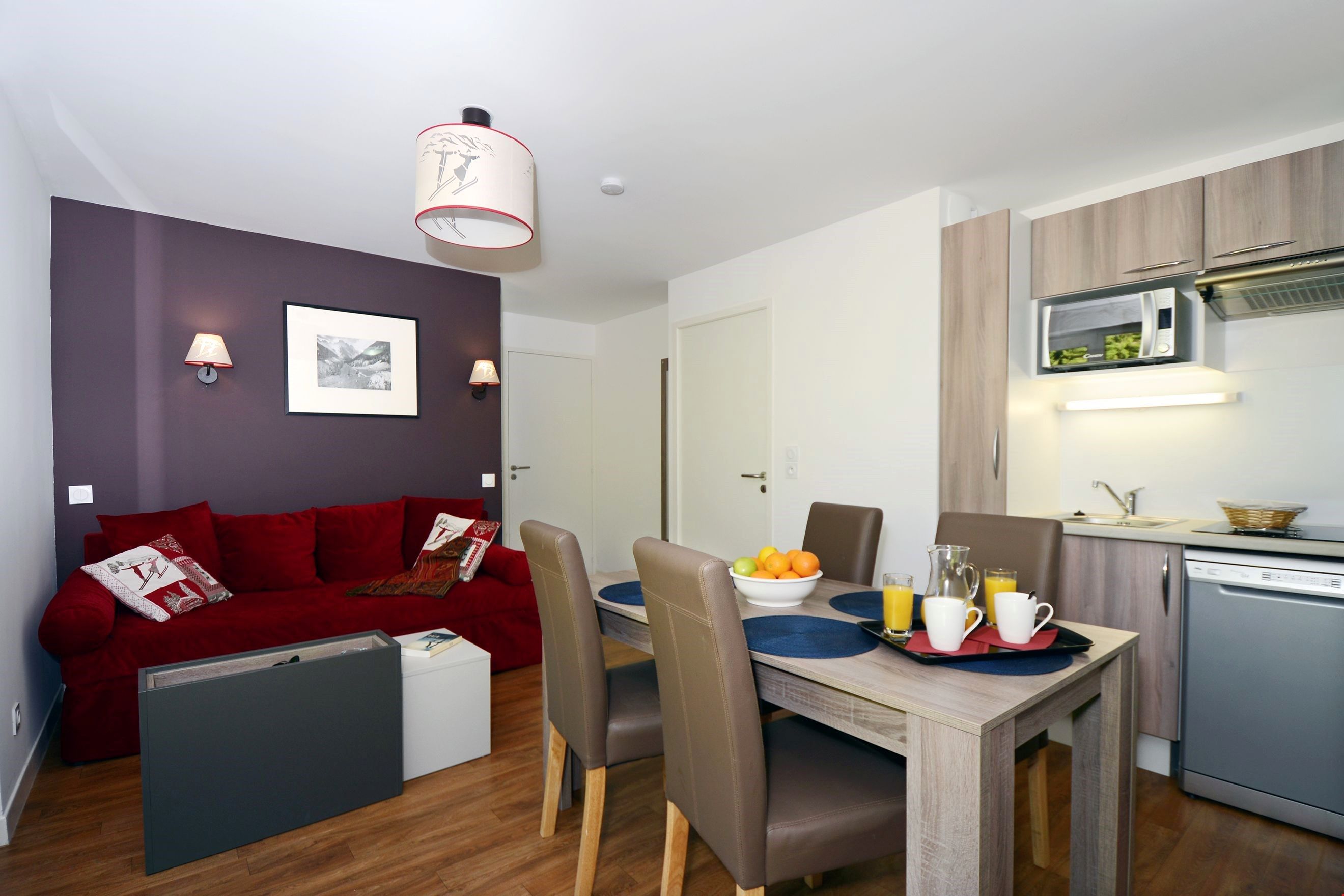 image Make a quick meal in the kitchenette.