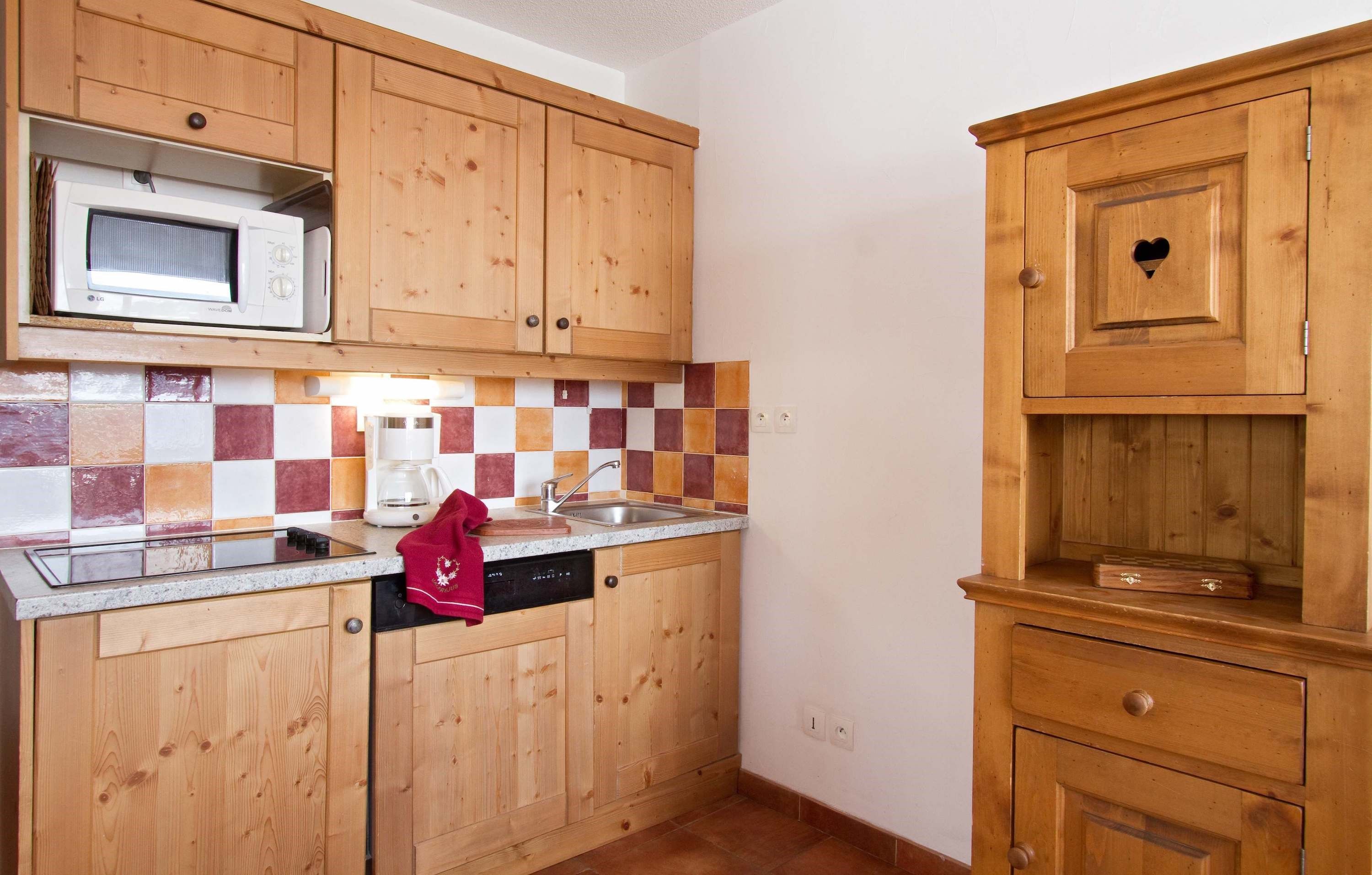 image Cook up a delicious meal in the fully equipped kitchenette.