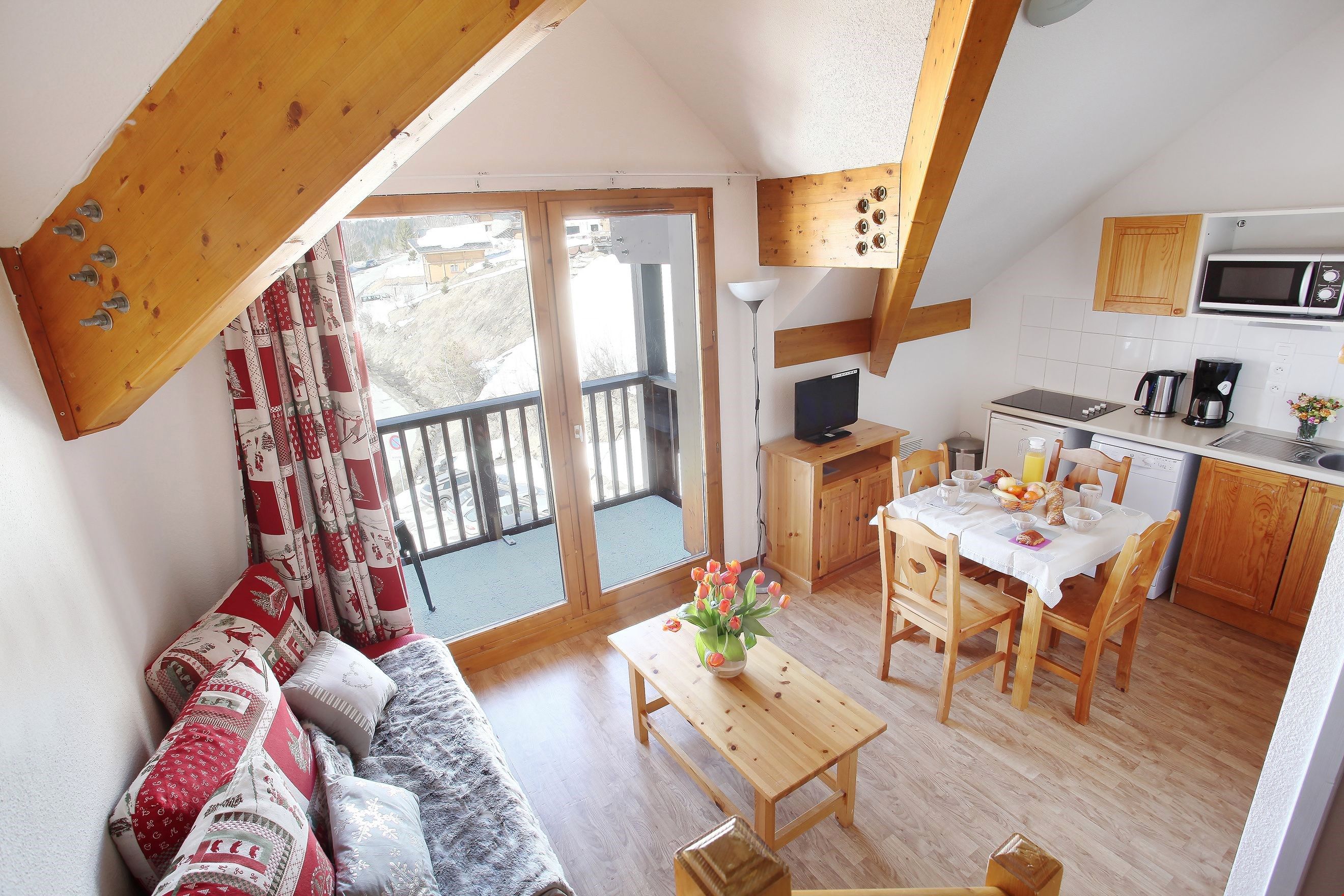 image You'll love our bright and spacious living area.