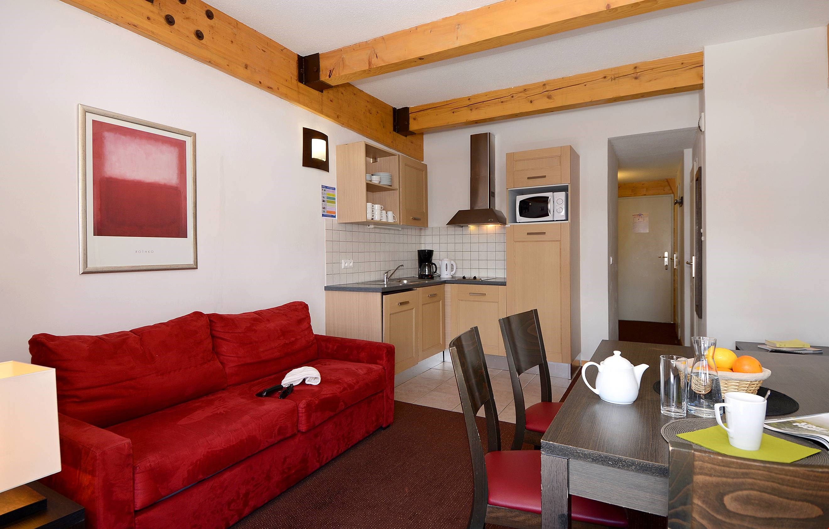 image Stay in our functional and central apartment for 12!