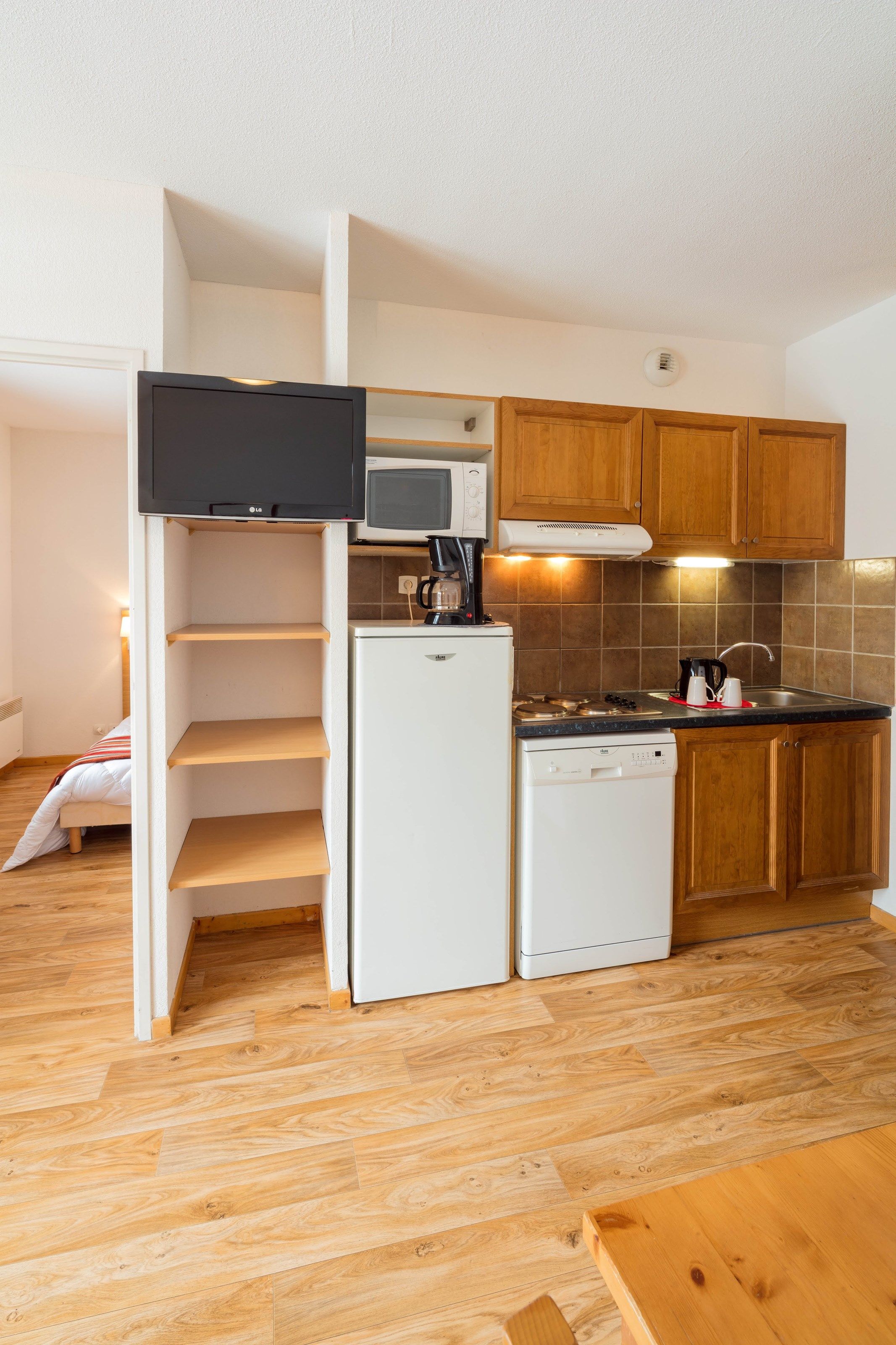 image Prepare meals in the comfort of your very own kitchenette.