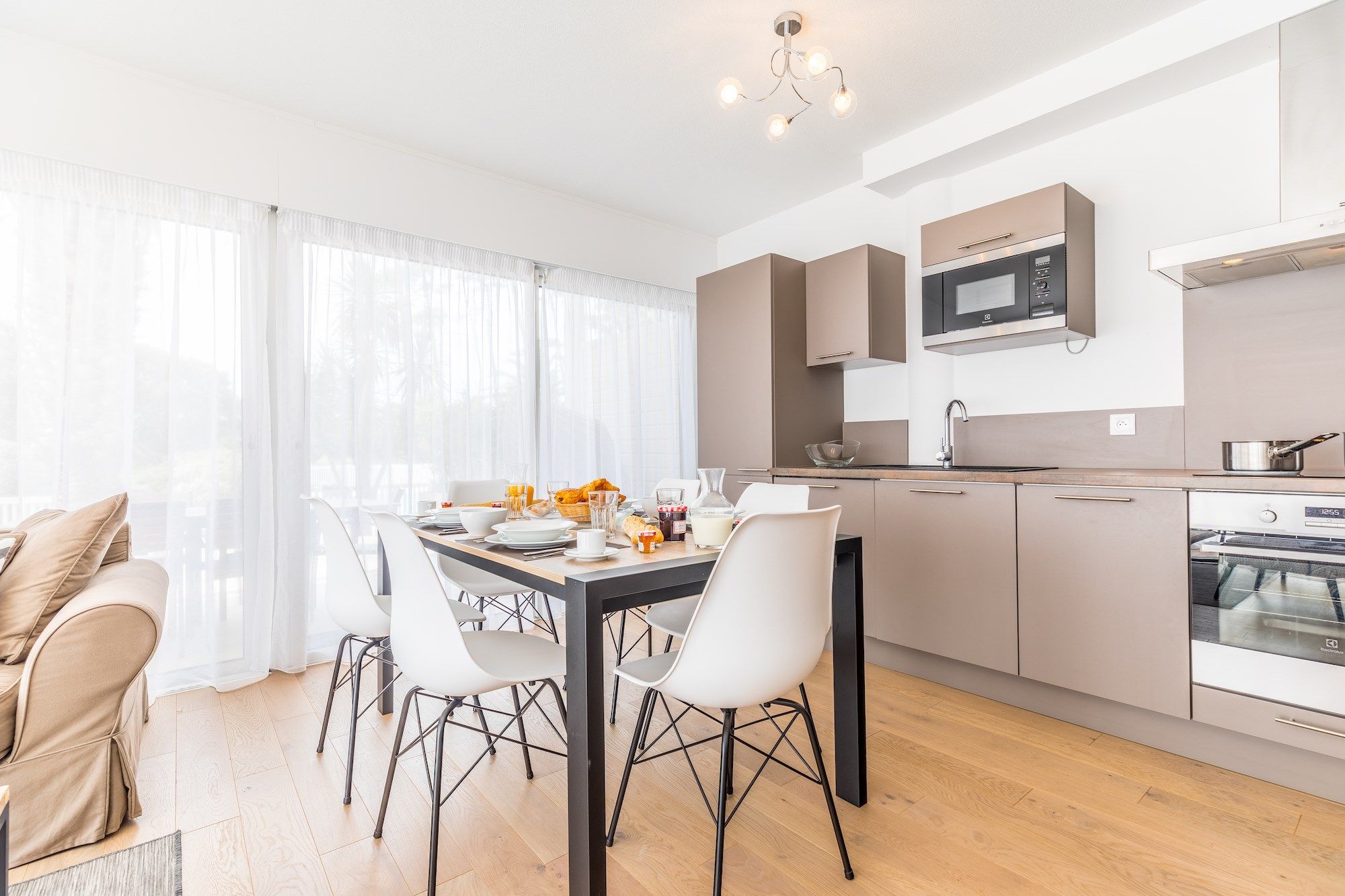 image Featuring light and welcoming decor, you will feel completely at peace.