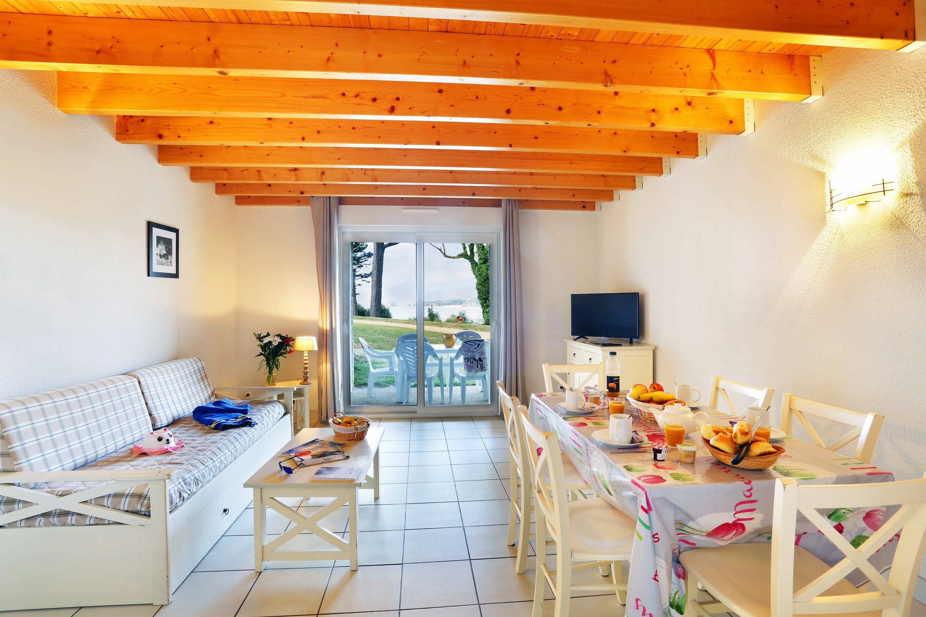 image Welcome to our charming unit! (Please note that this unit does NOT have sea views).