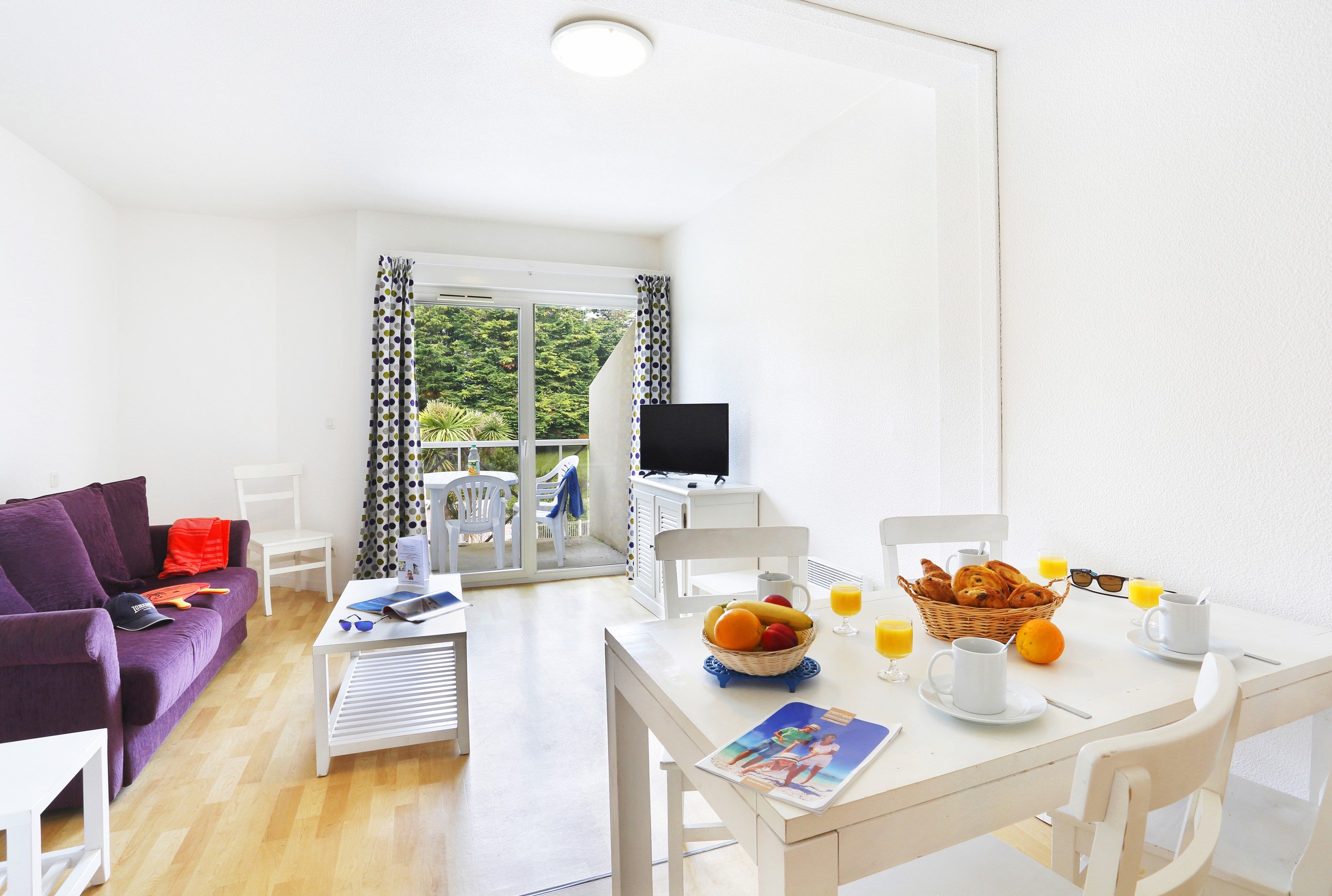 image Welcome to our lovely 1 Bedroom Apartment with Alcove in Saint-Briac-Sur-Mer!