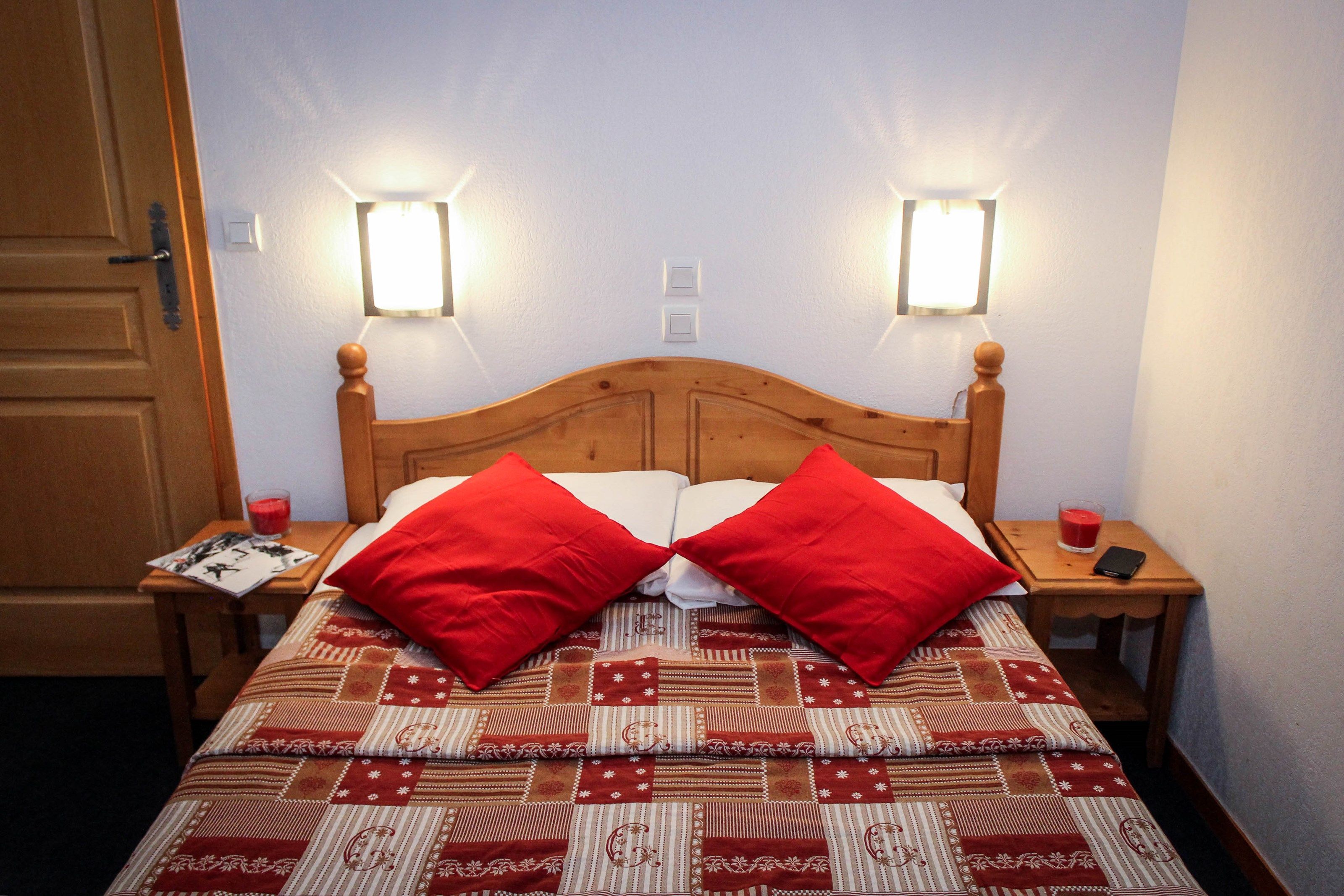 image Drift to sleep in the comfortable Double bed after a wonderful day outside.