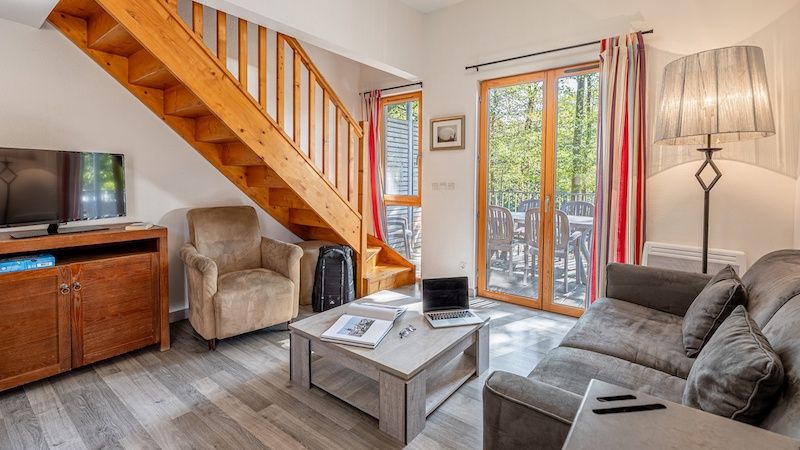 image Welcome to your cozy and charming cottage by the lake! Please note, it may be in a duplex or single storey layout. Please note that lake views are not guaranteed.