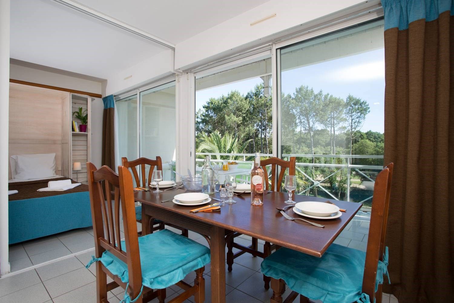 image Welcome to your cozy and bright 1 bedroom apartment on the golf course!