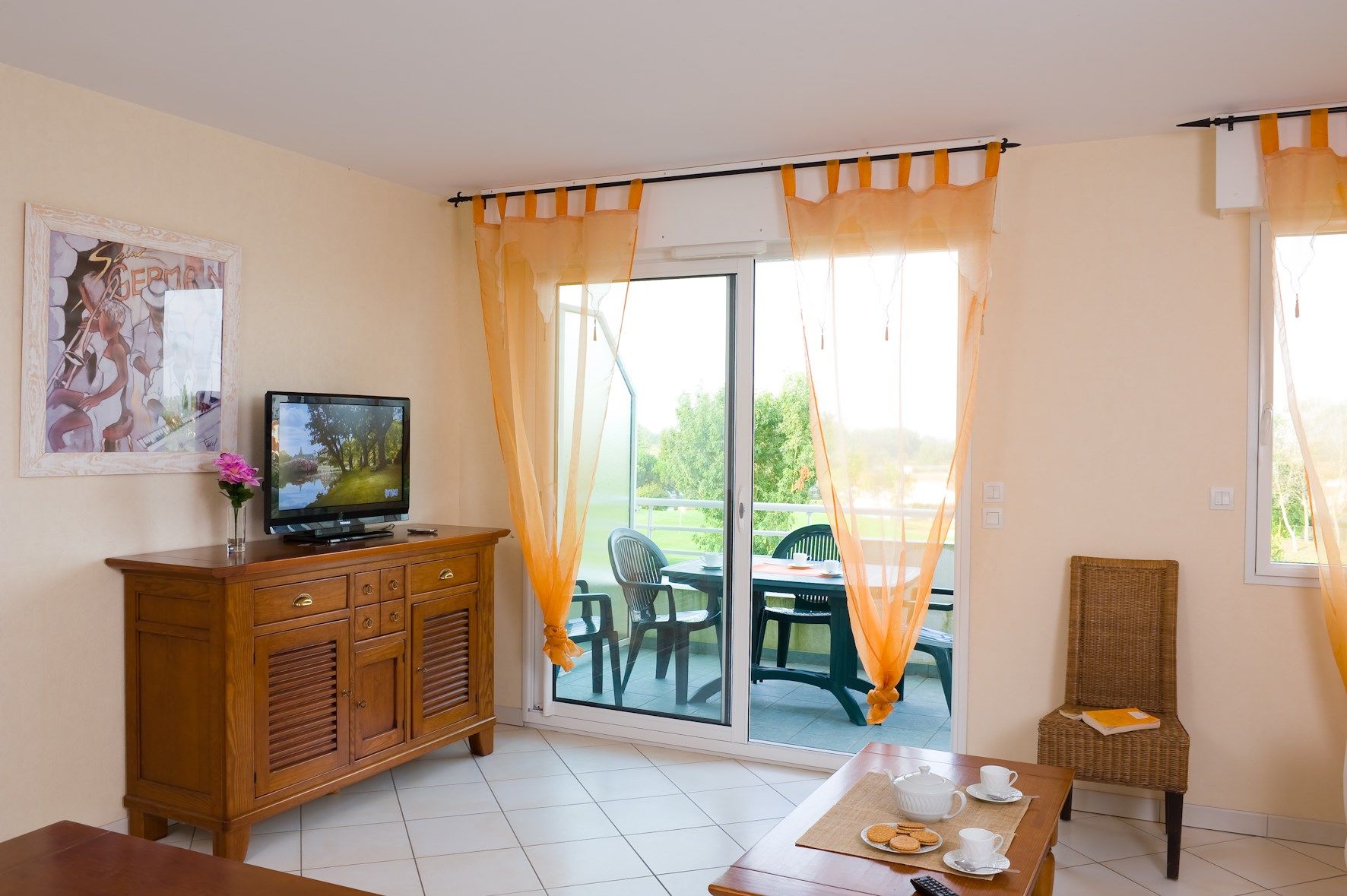 image Welcome to your rustic 1 bedroom apartment near Saint-Gilles-Croix-de-Vie!