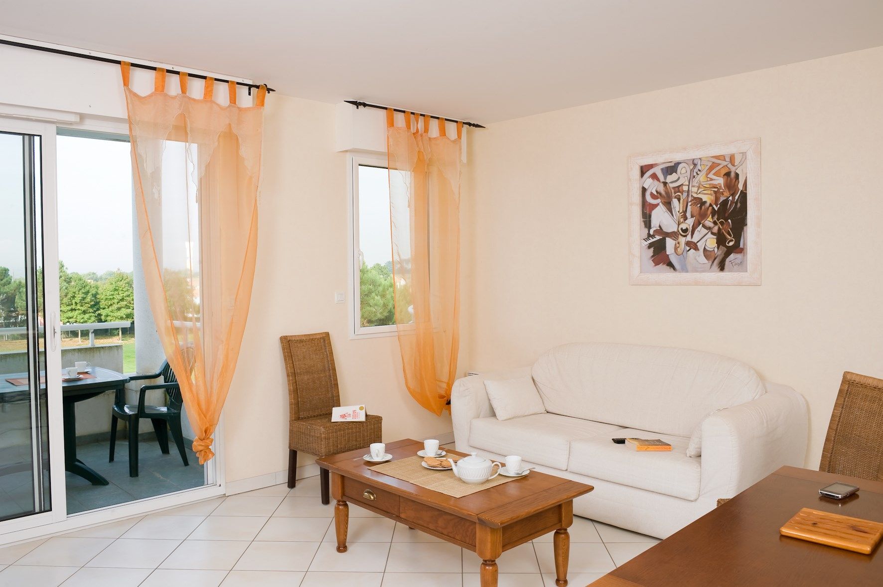 image Welcome to your rustic 4 bedroom apartment!