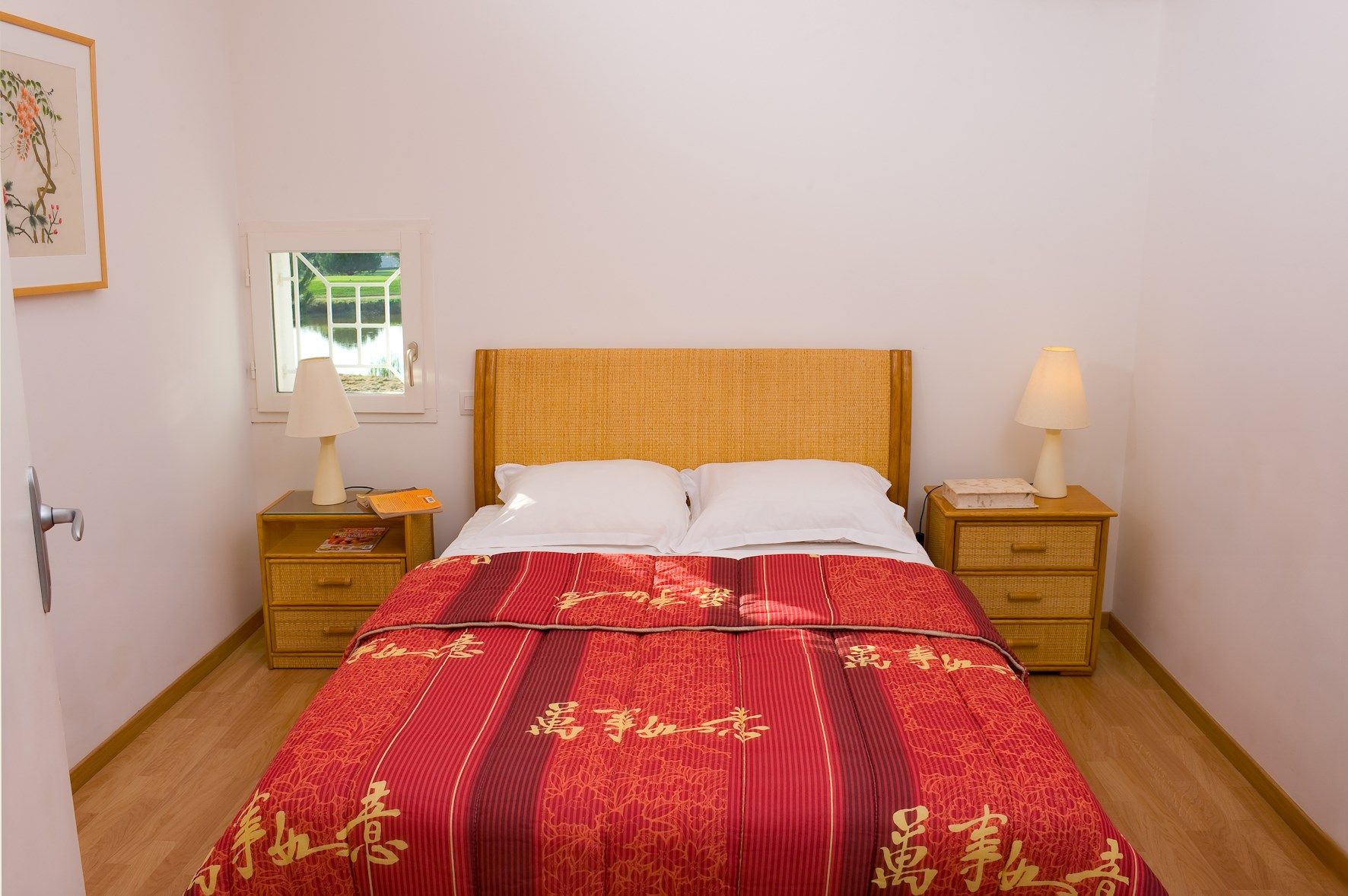 image Drift to sleep in the 2 bedrooms with either a Double bed or 2 Single beds - let us know what you prefer.