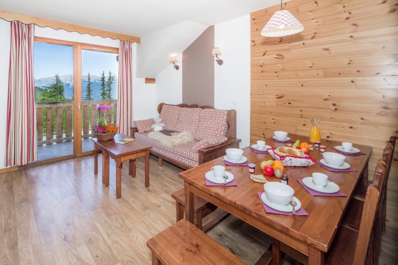 image Sit back and relax in our cozy and rustic apartment in Les Orres 1800!