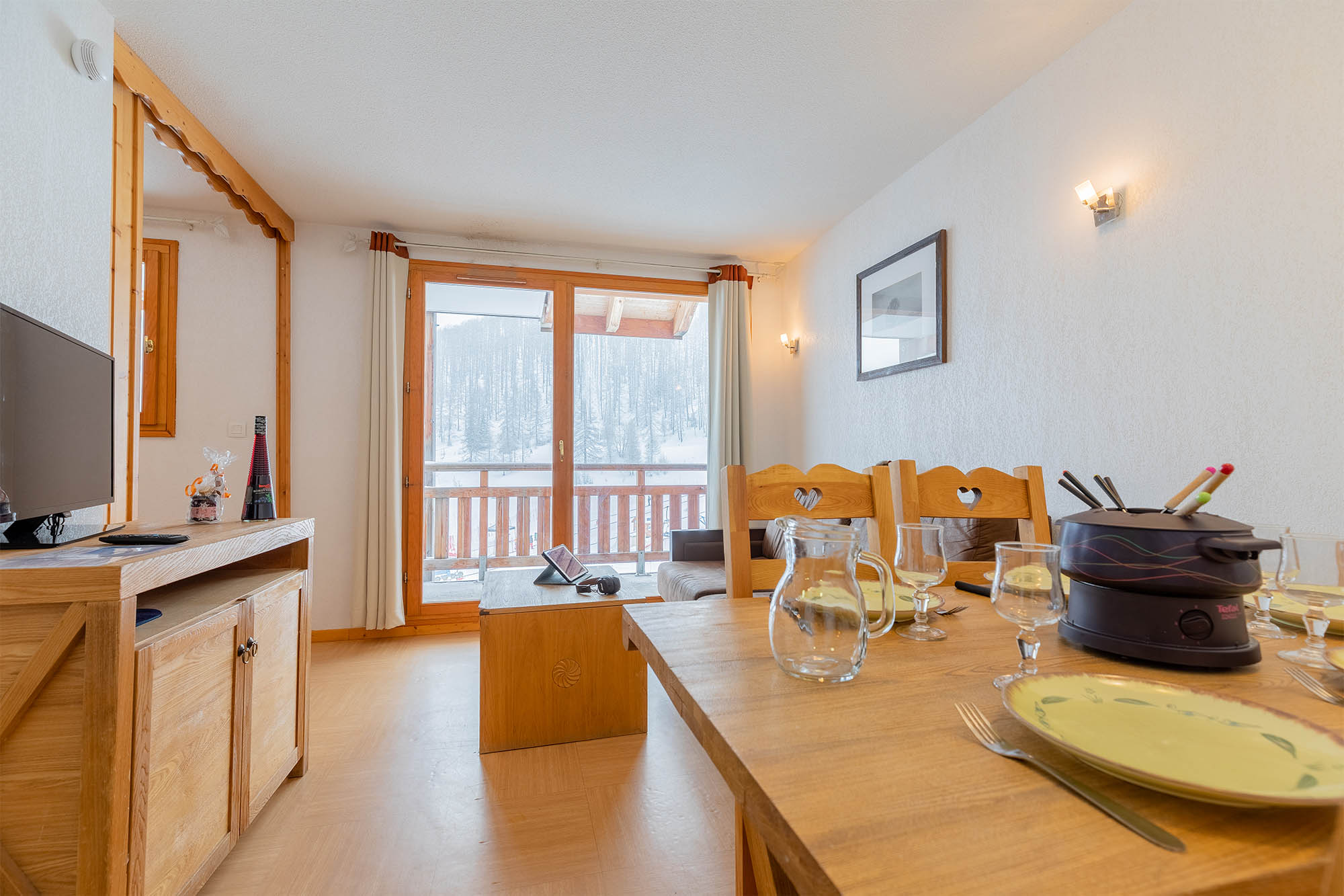 image Dining table with balcony view